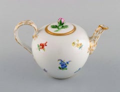 Antique Meissen Teapot in Hand-Painted Porcelain with Flowers, Late 19th C.
