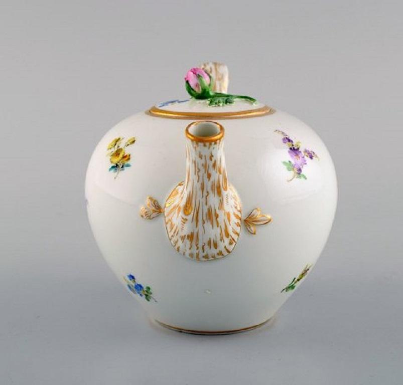 German Antique Meissen Teapot in Hand-Painted Porcelain with Flowers, Late 19th C.
