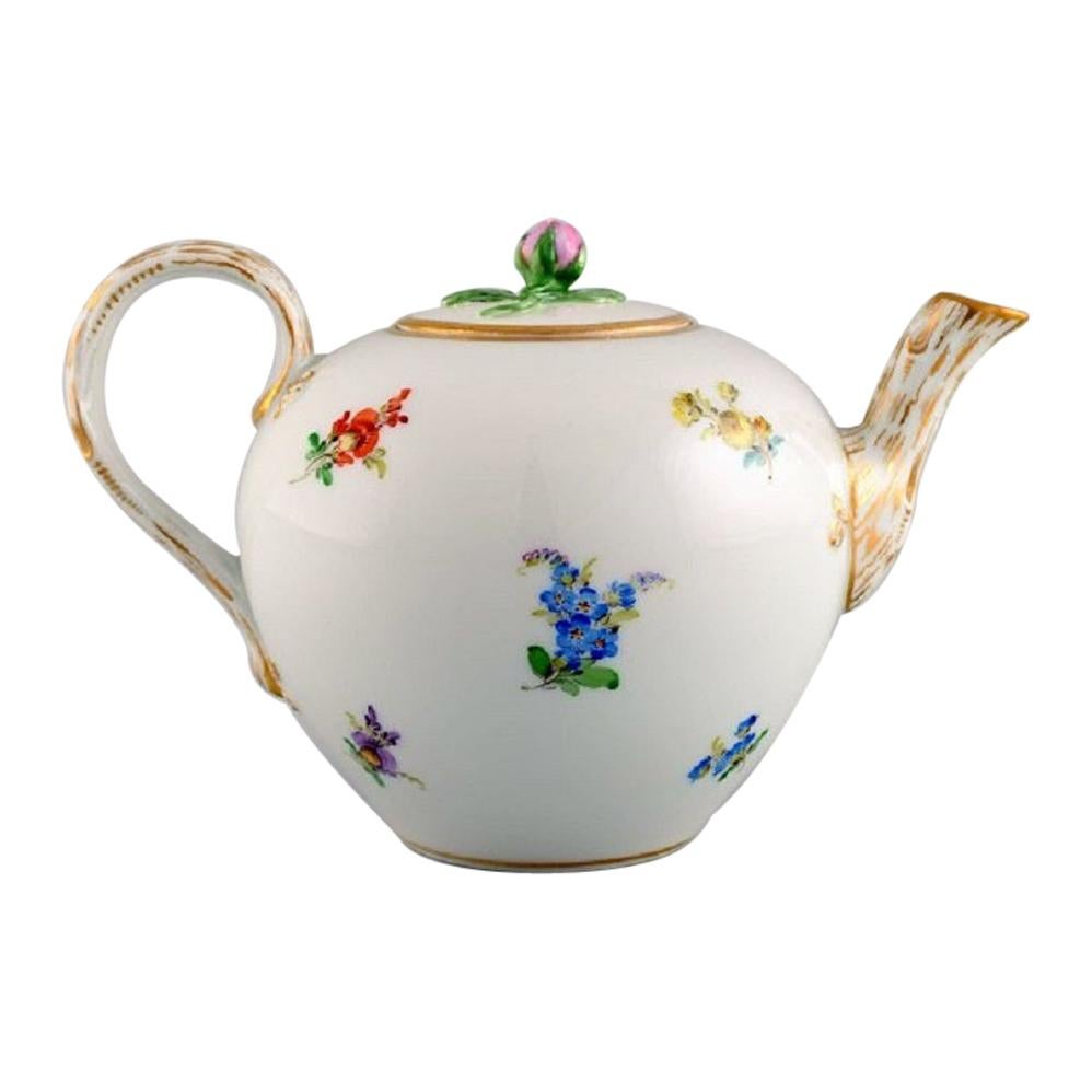 Antique Meissen Teapot in Hand-Painted Porcelain with Flowers, Late 19th C.