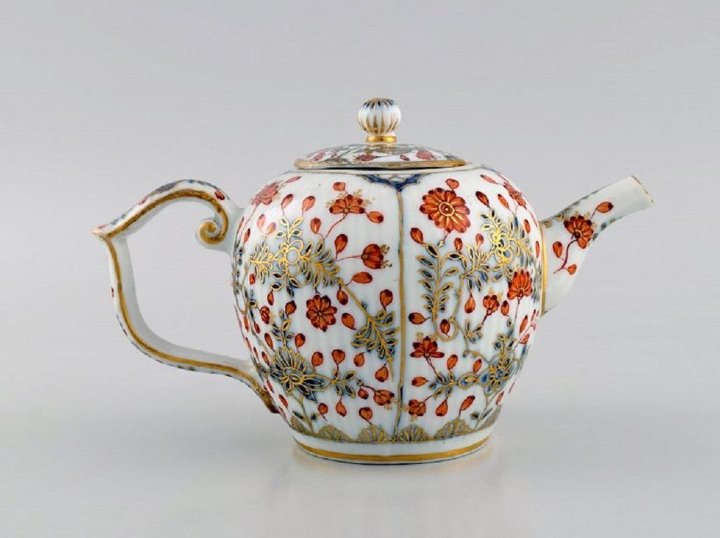 Victorian Antique Meissen Teapot in Hand-Painted Porcelain with Red Flowers, 19th C
