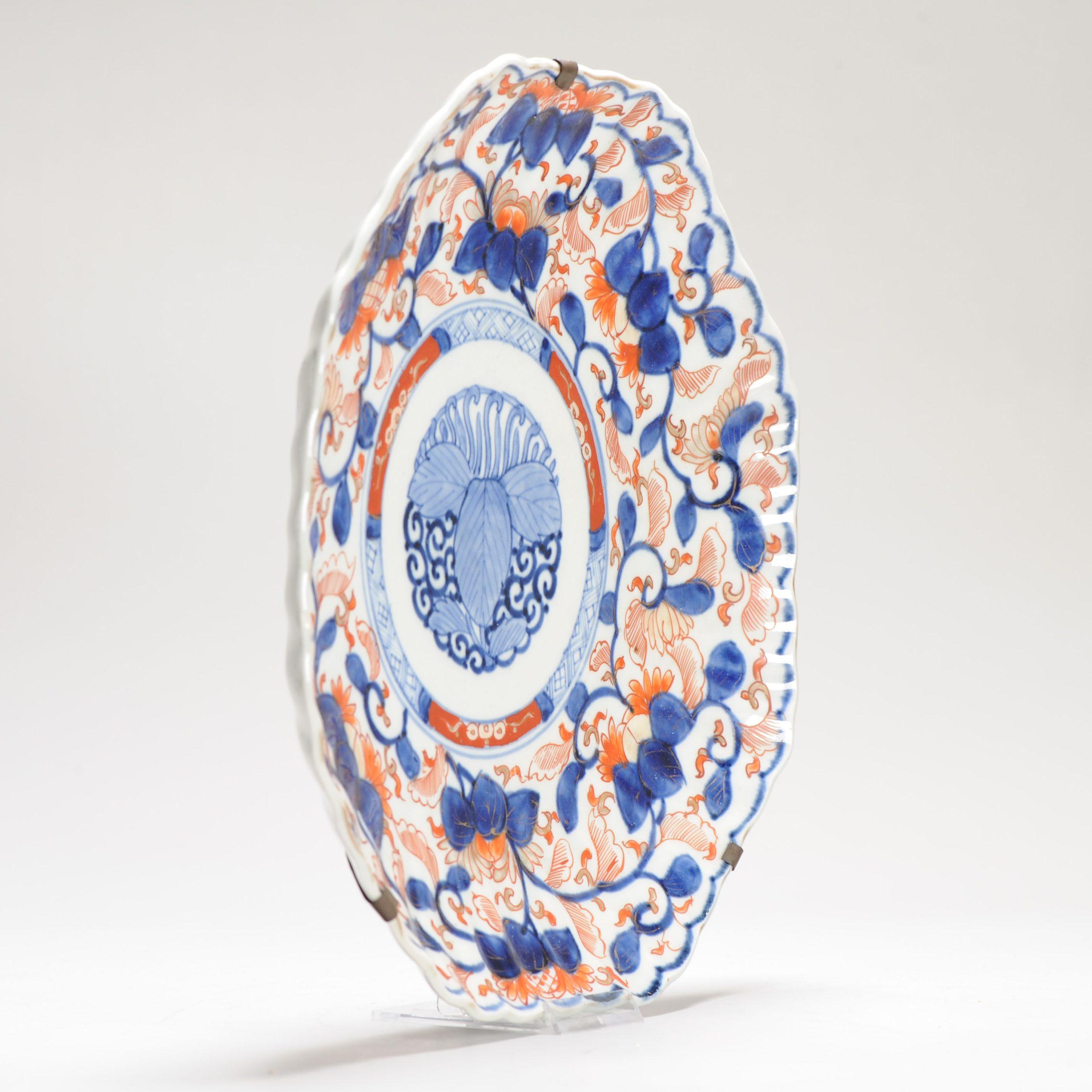 Sharing this lovely Japanese Imari deep dish from the Meiji period. With very nice floral design.

Additional information:
Material: Porcelain & Pottery
Region of Origin: Japan
Period: 19th Century
Condition: Perfect
Dimension: Ø 27 x 5 H cm