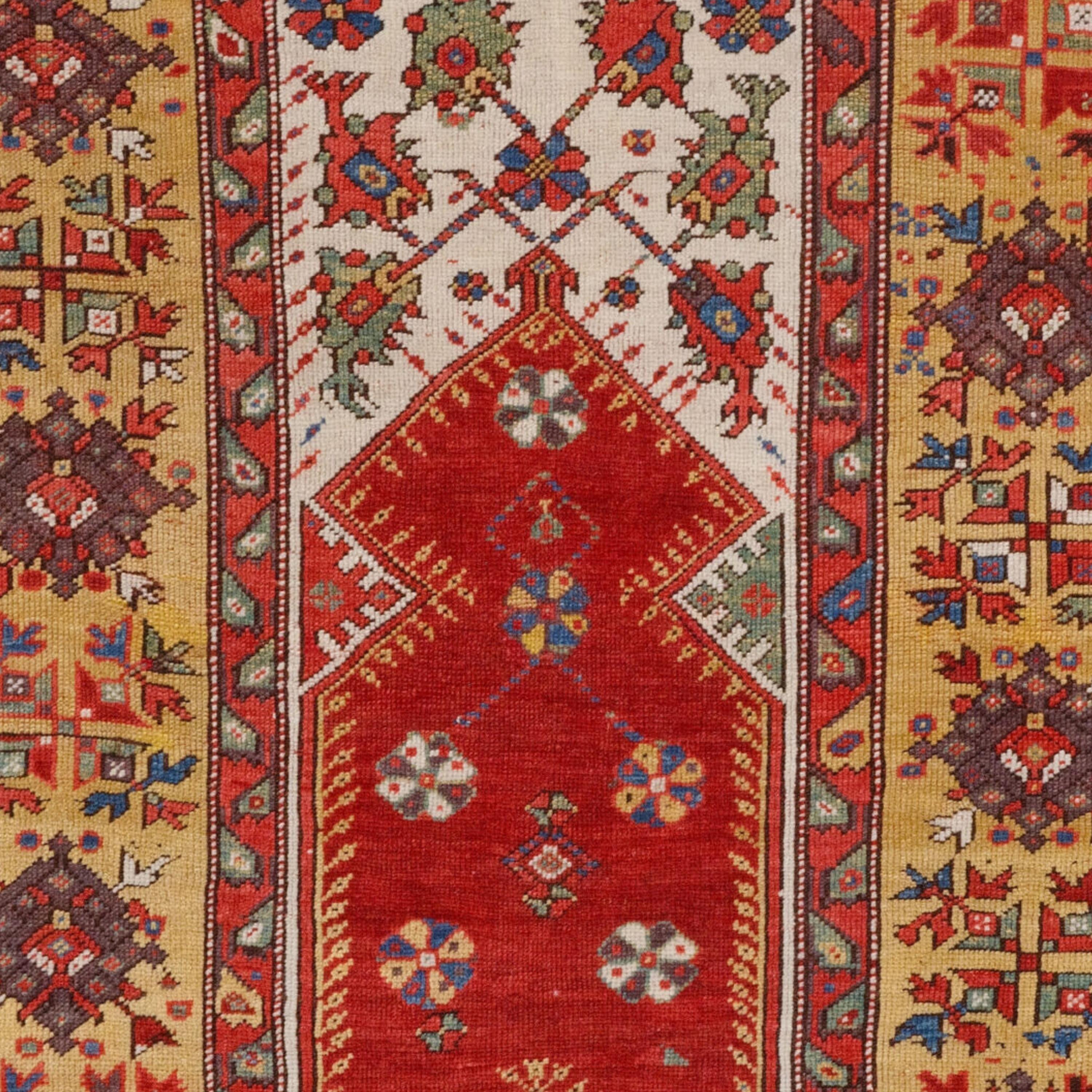 Turkish Antique Melas Prayer Rug - Middle Of The 19th Century Anatolian Milas Prayer Rug For Sale