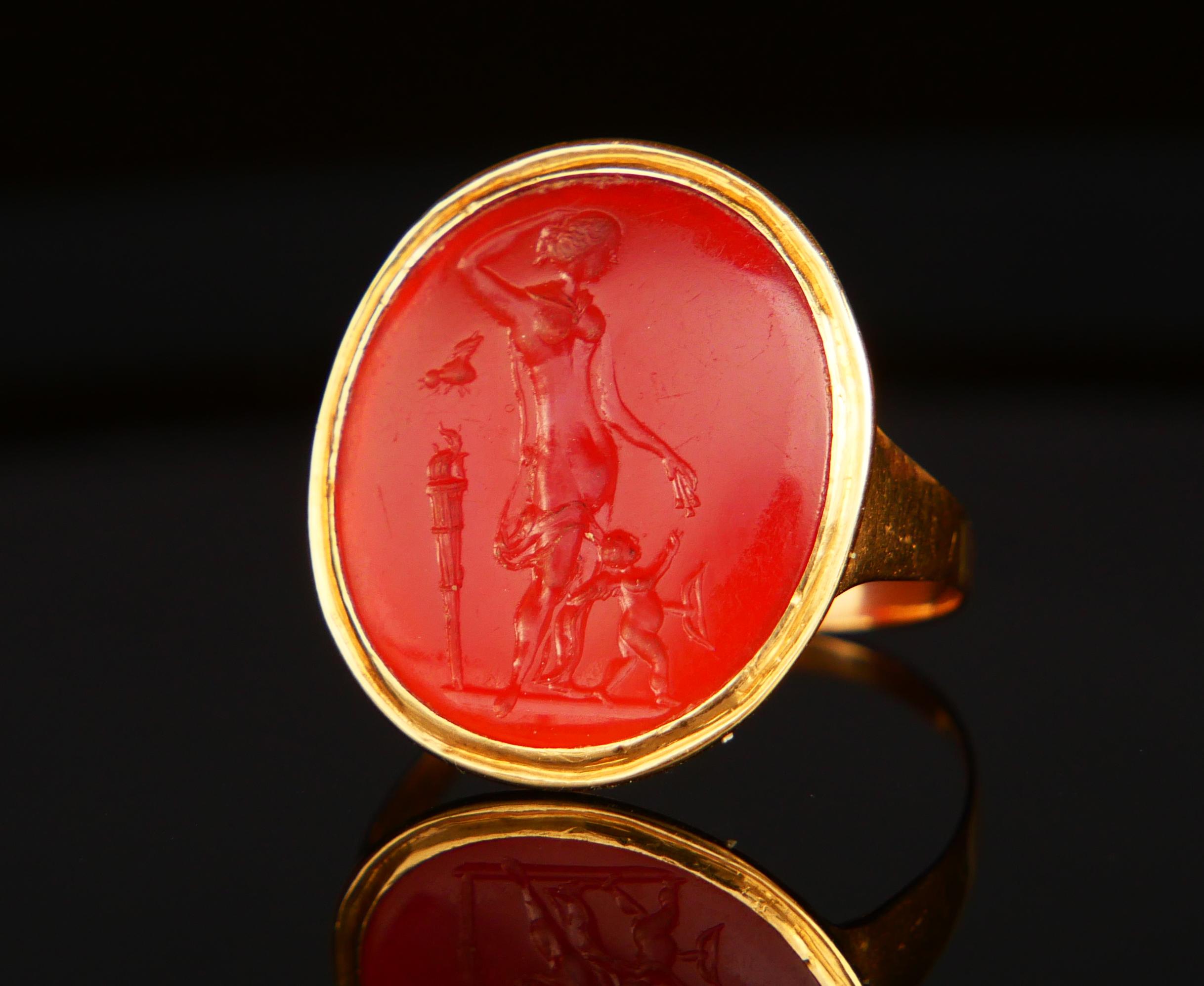 Cabochon Antique Melissa Venus Victrix Intaglio Signet Ring Carnelian 18K Gold ØUS8/5.8gr For Sale