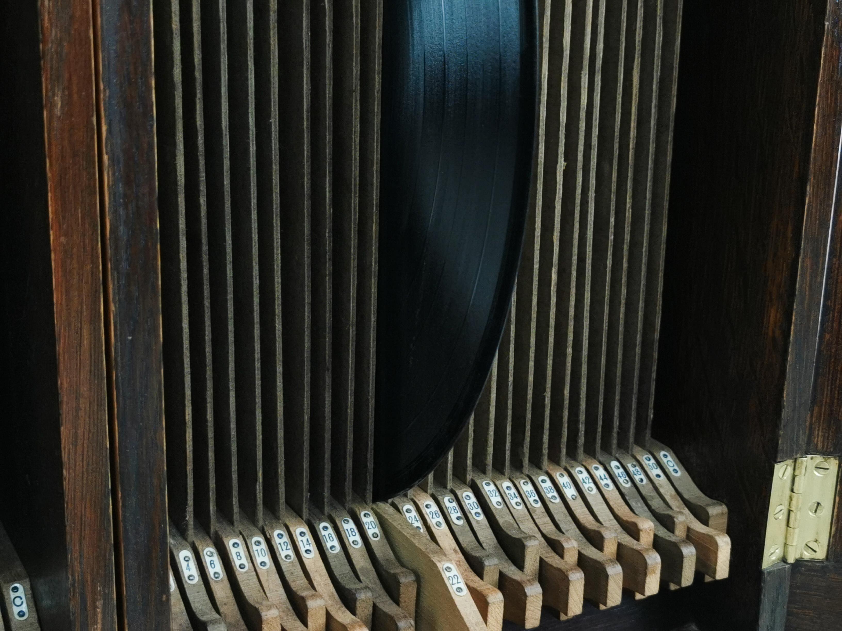 Antique Mellophone Oak Record Cabinet In Good Condition In STOKE ON TRENT, GB