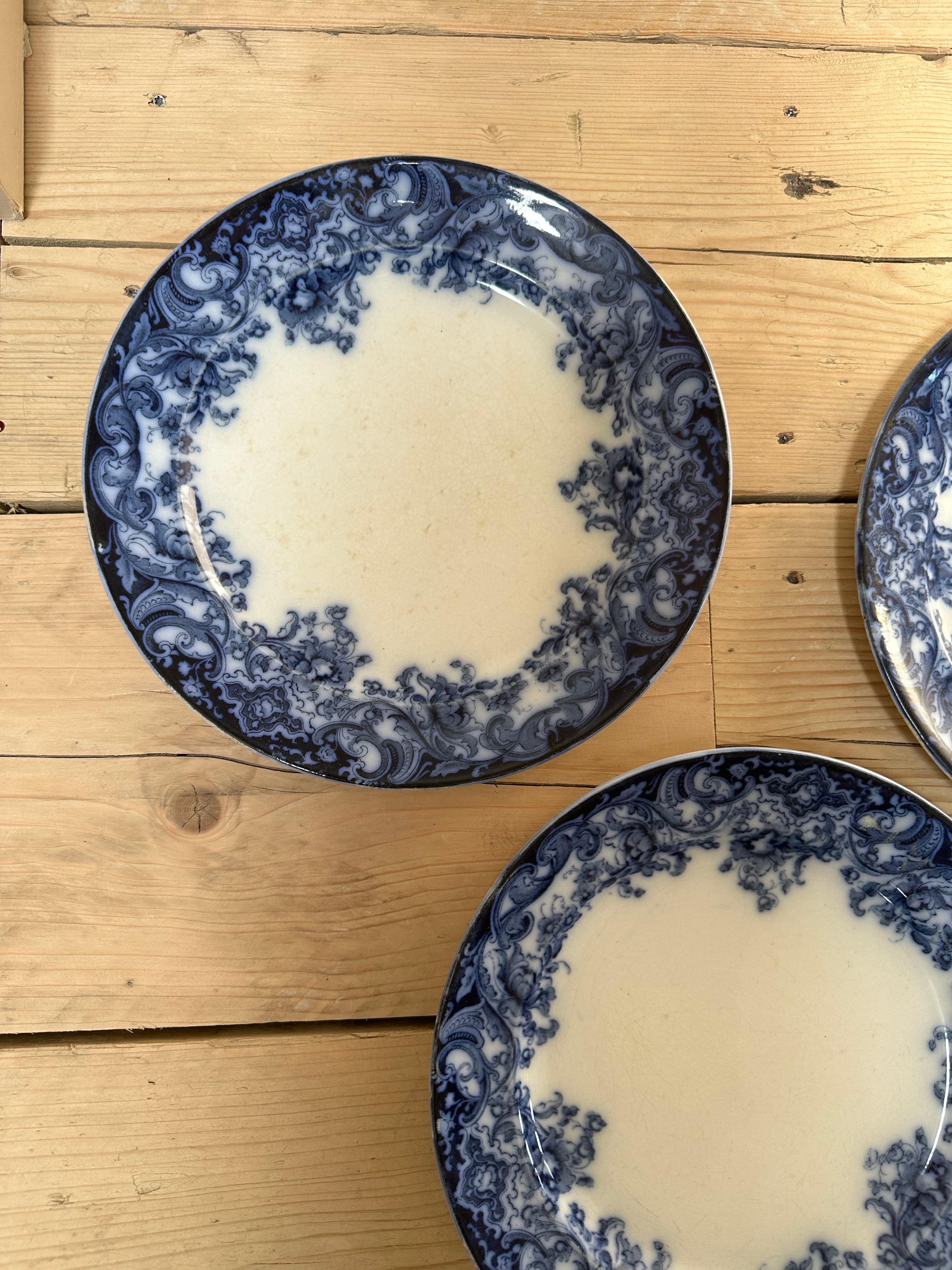 Antique boîtiers Melsary en porcelaine semi-porcelaine d'Angleterre, ensemble de 4 assiettes à dîner, 1910 en vente 5