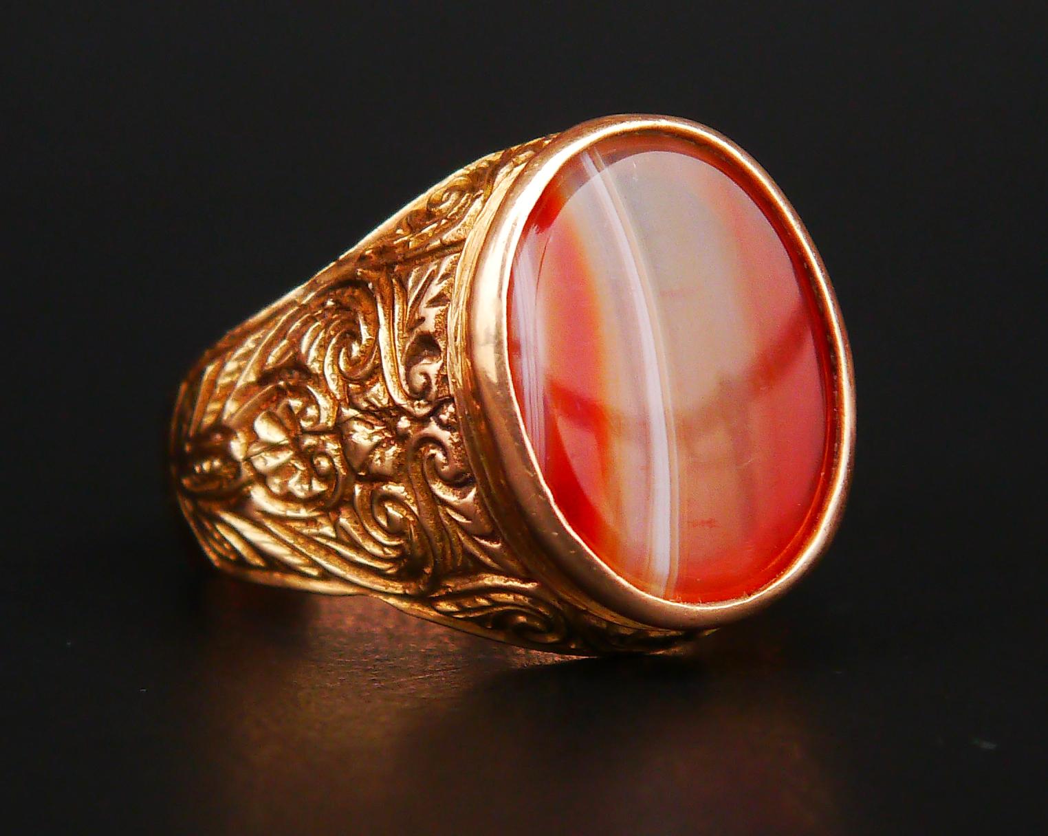 Oval Cut Antique Men Signet Ring Banded Red Onyx solid 18K Gold ØUS12.25 / 11.5gr For Sale