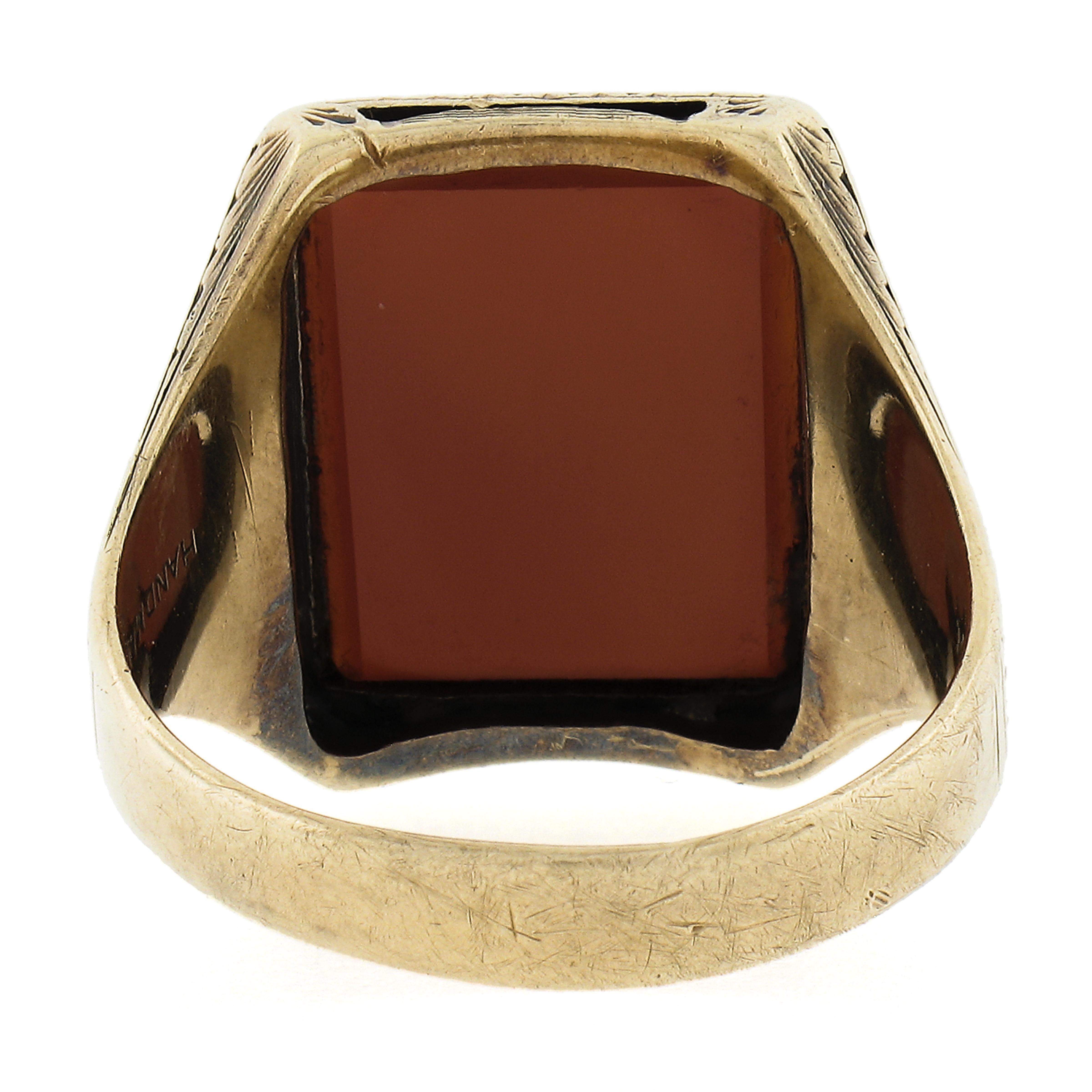 Antique Men's 14k Gold Rectangular Carnelian Solitaire Wheat Hand Engraved Ring For Sale 3
