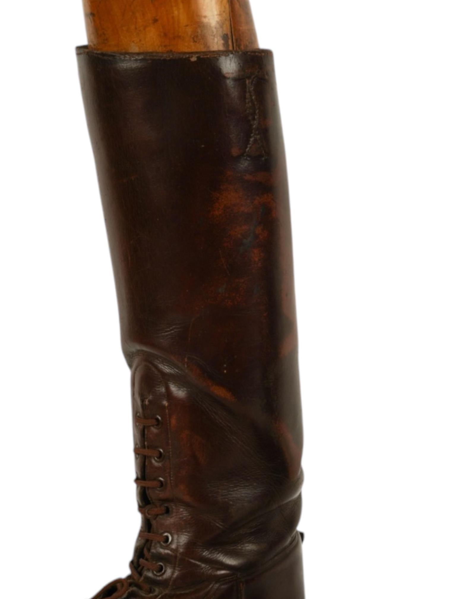 20th Century Antique Mens English Leather Riding Boots With Chestnut Wood Inserts For Sale