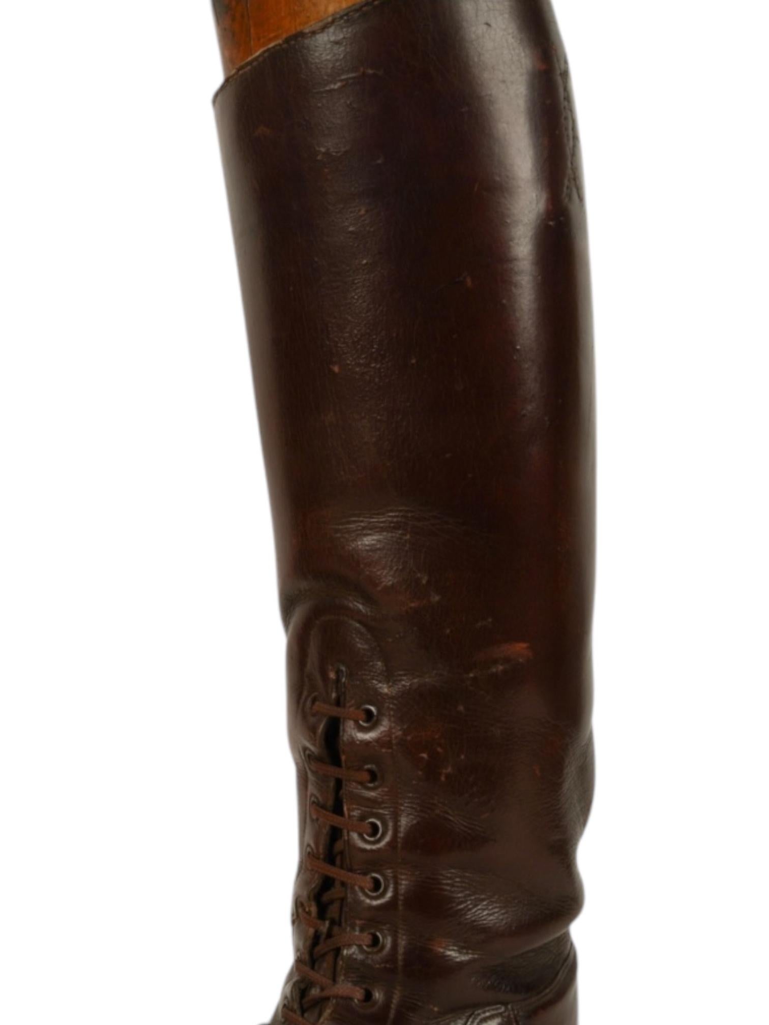 Antique Mens English Leather Riding Boots With Chestnut Wood Inserts For Sale 1