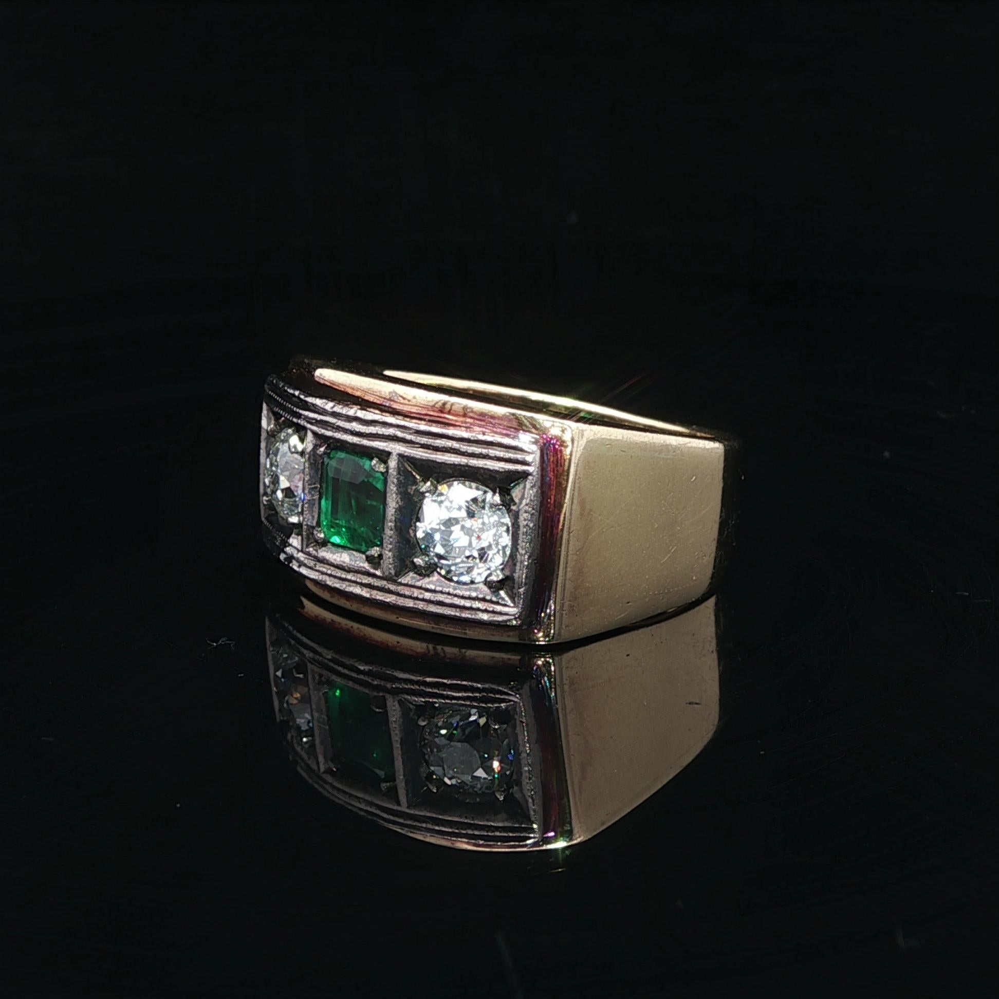 Bague pour homme en or, argent et diamants de taille ancienne à 3 pierres. en vente 4