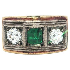 Bague pour homme en or, argent et diamants de taille ancienne à 3 pierres.