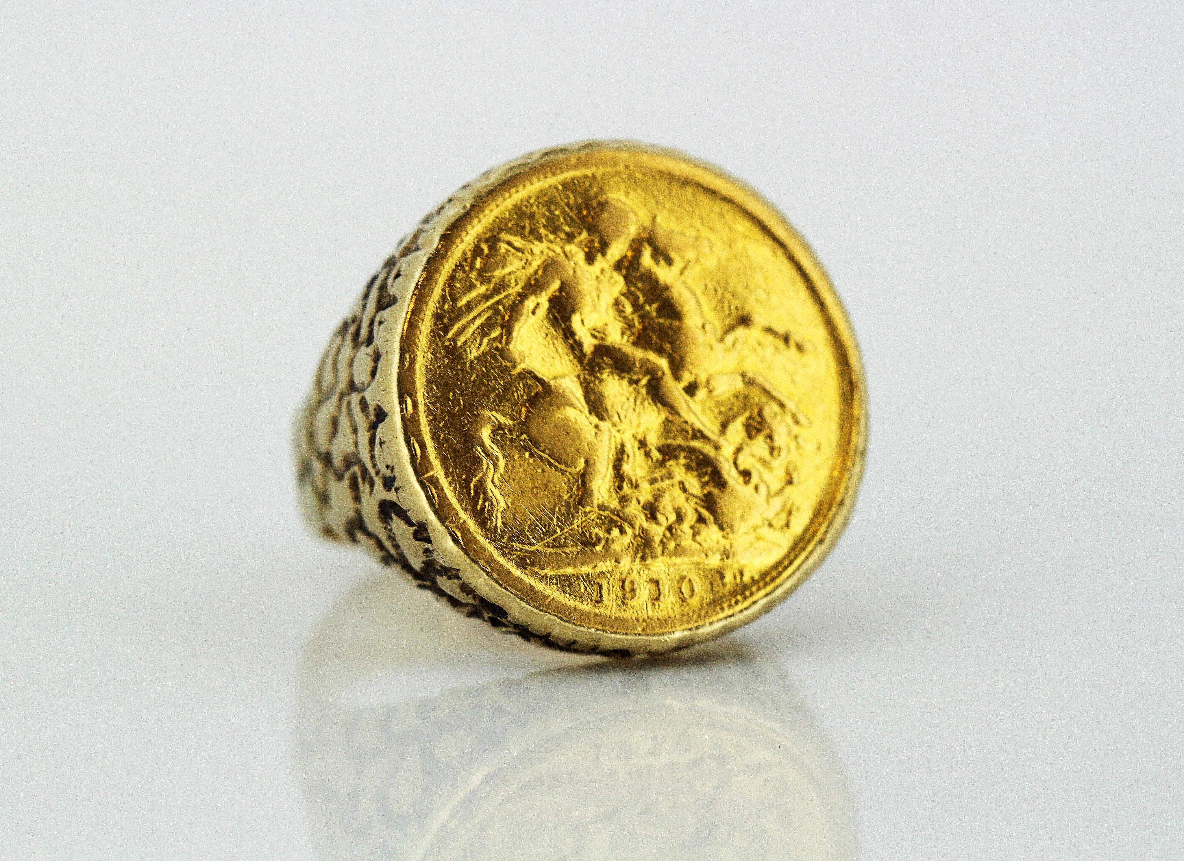 Men's Ring with 1910 Gold Sovereign Edward vii London in a 9 Karat Gold Shank 1