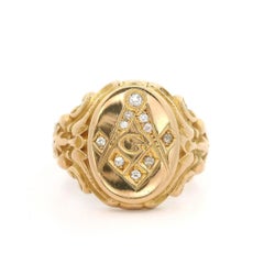 Anello da uomo antico in oro giallo con diamanti da 0,18 ct.