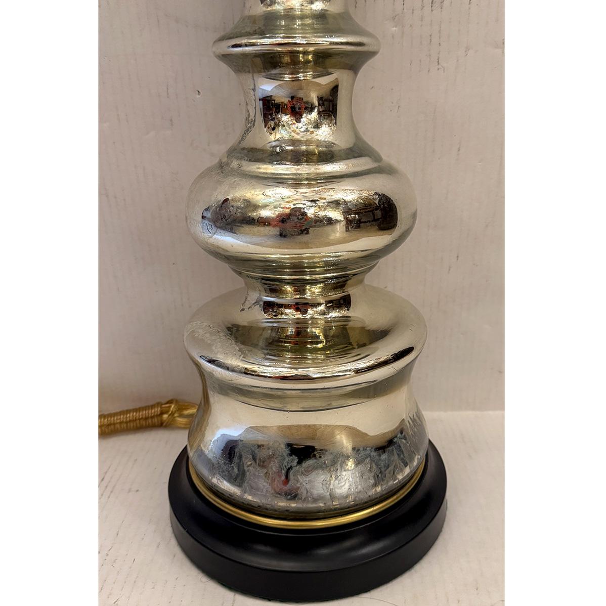 Antique Mercury Glass Lamp Vidrio de mercurio en venta