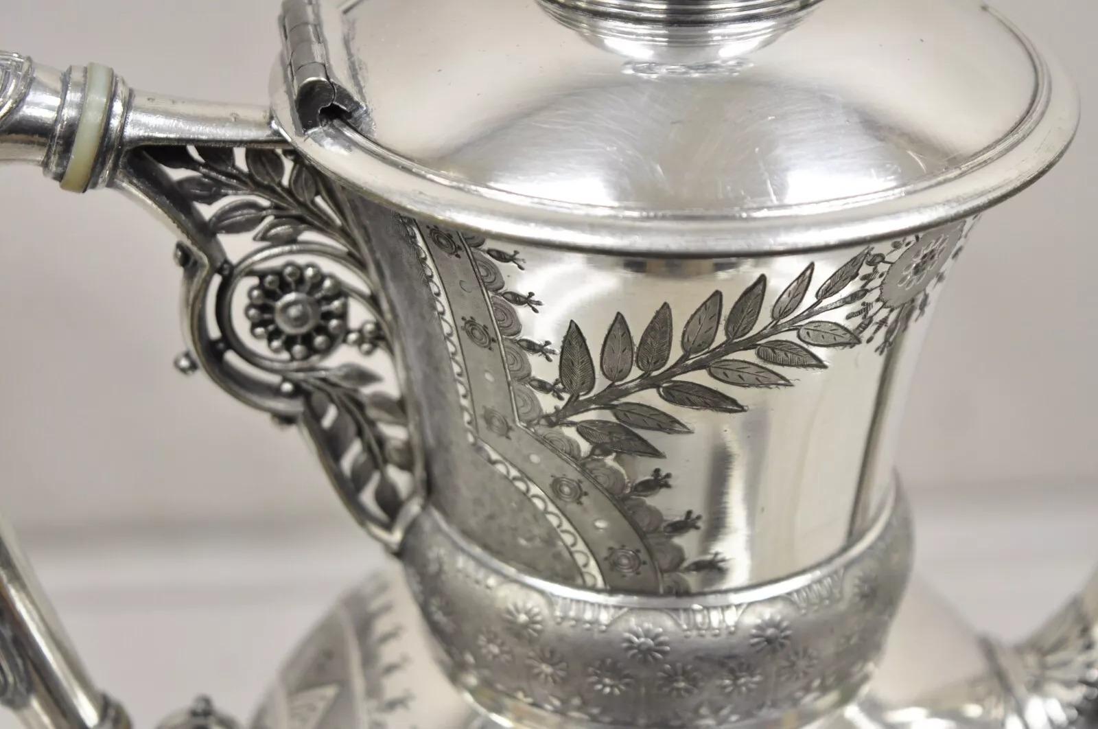 Antiguo Meriden Art Nouveau Plateado Pájaro Grabado Tetera Ornamentada Tetera en venta 5