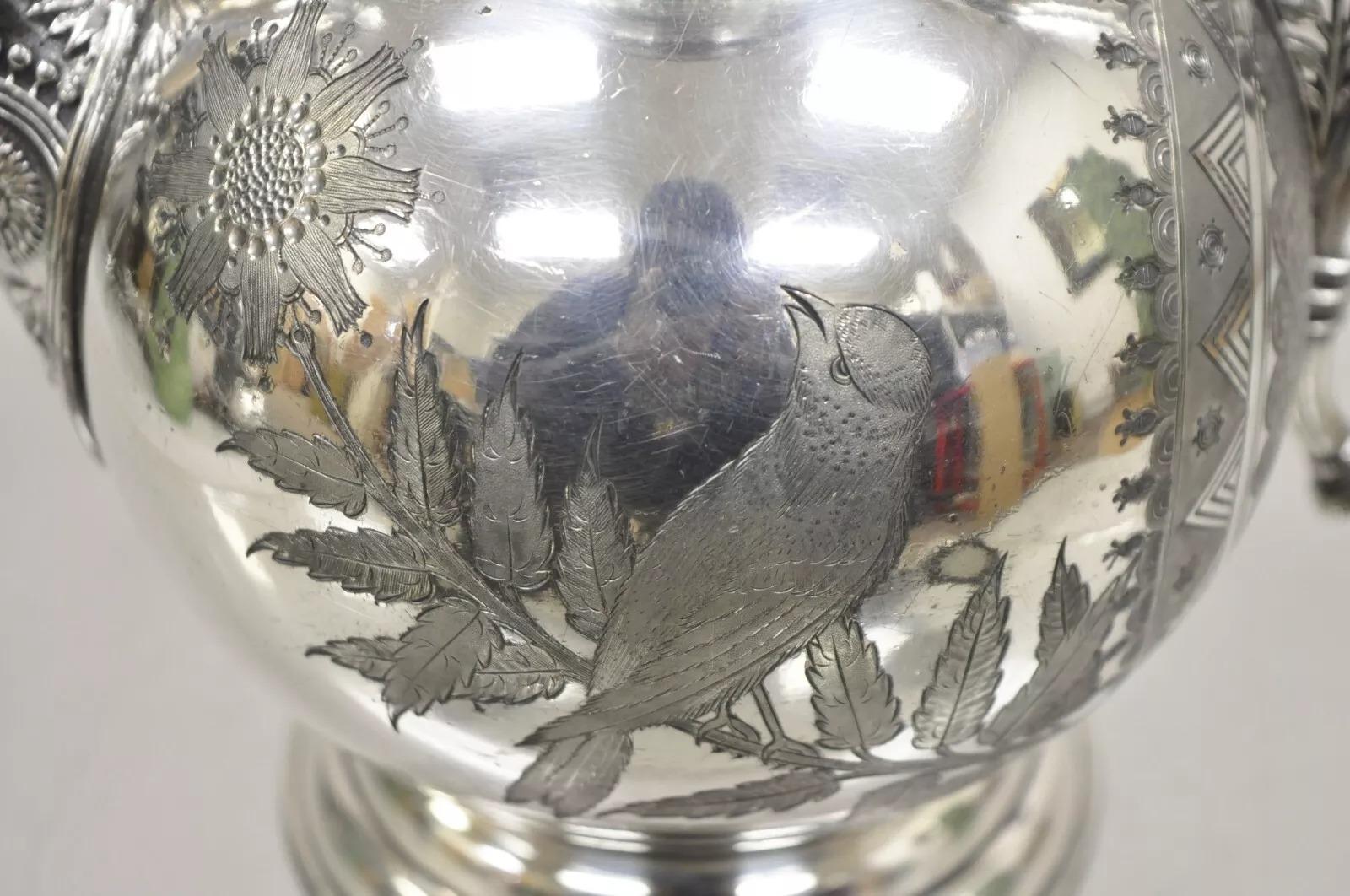 Antiguo Meriden Art Nouveau Plateado Pájaro Grabado Tetera Ornamentada Tetera Desconocido en venta