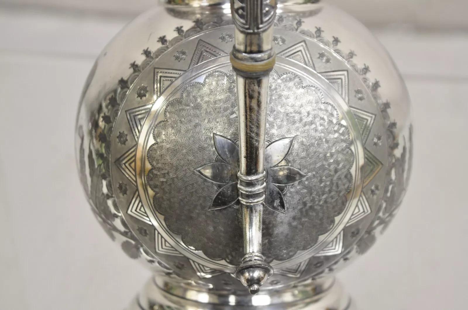 Antiguo Meriden Art Nouveau Plateado Pájaro Grabado Tetera Ornamentada Tetera en venta 2