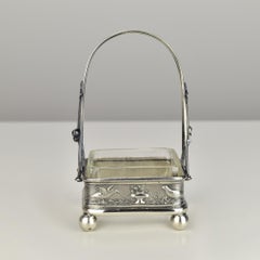Antique Meriden Silver Plated Salt / Spice Cellar or Sugar Bowl with Glass Liner