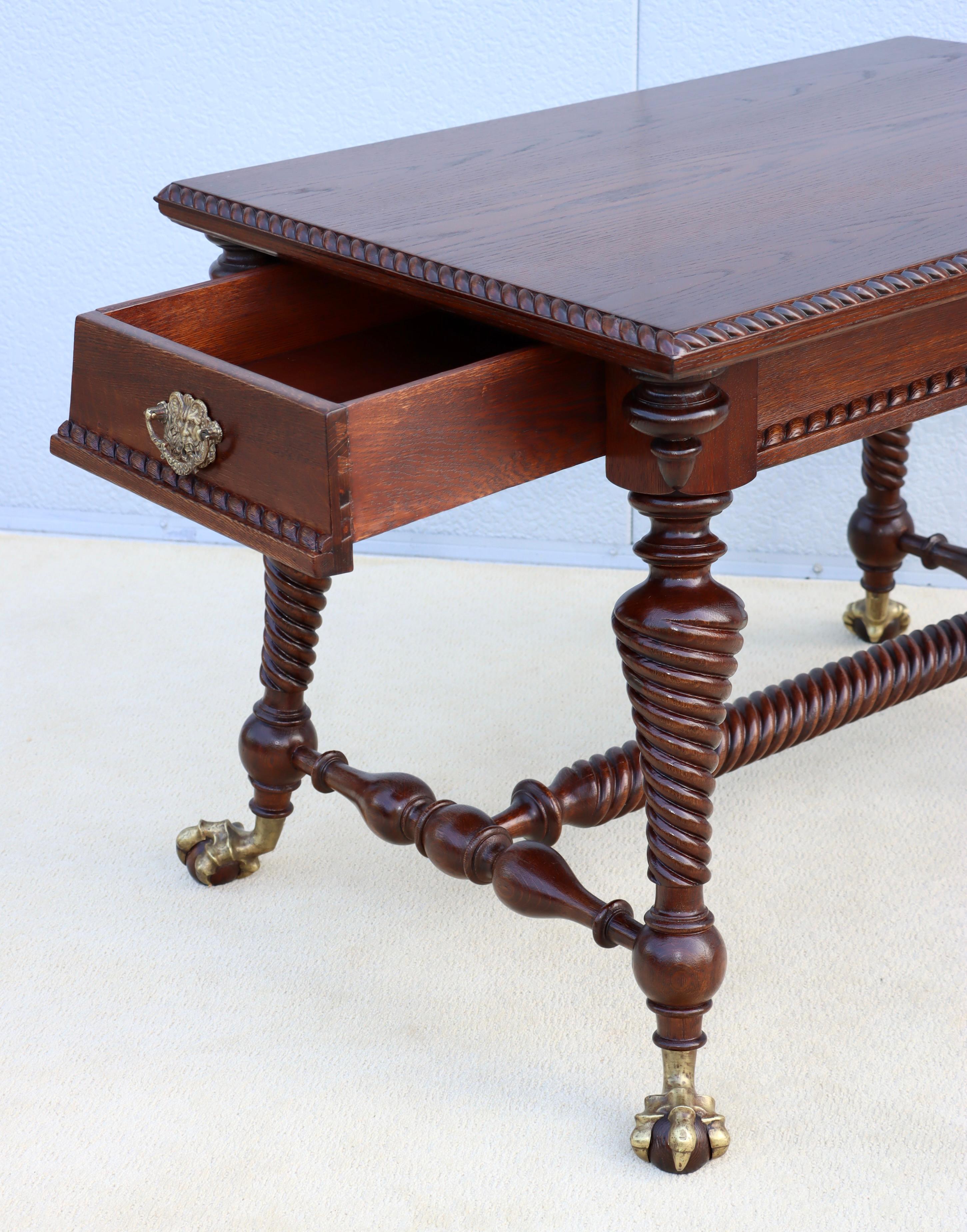 Bronzo Antico tavolo da biblioteca in Oak Oak con piedi in bronzo ad artiglio in vendita