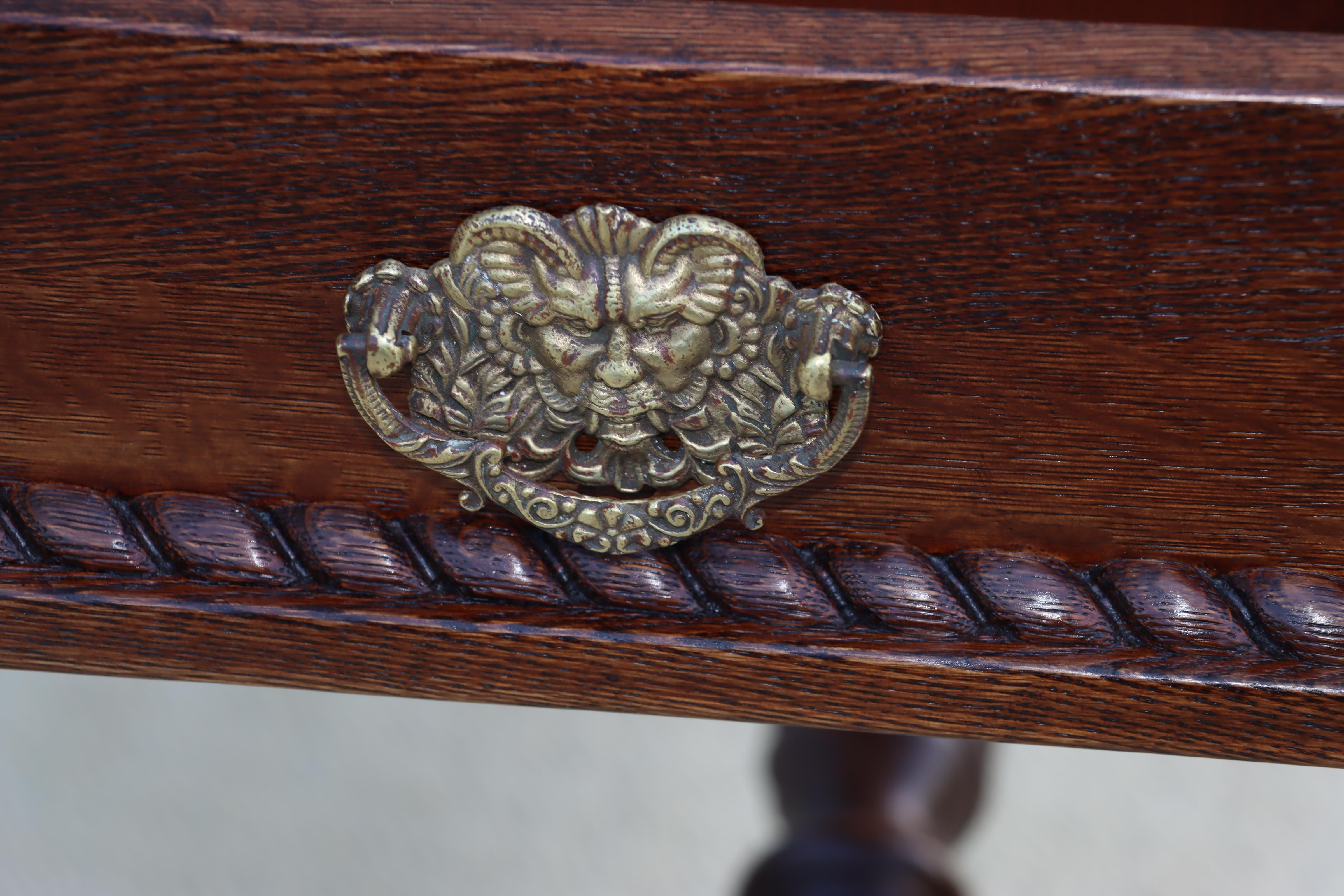 Antico tavolo da biblioteca in Oak Oak con piedi in bronzo ad artiglio in vendita 1
