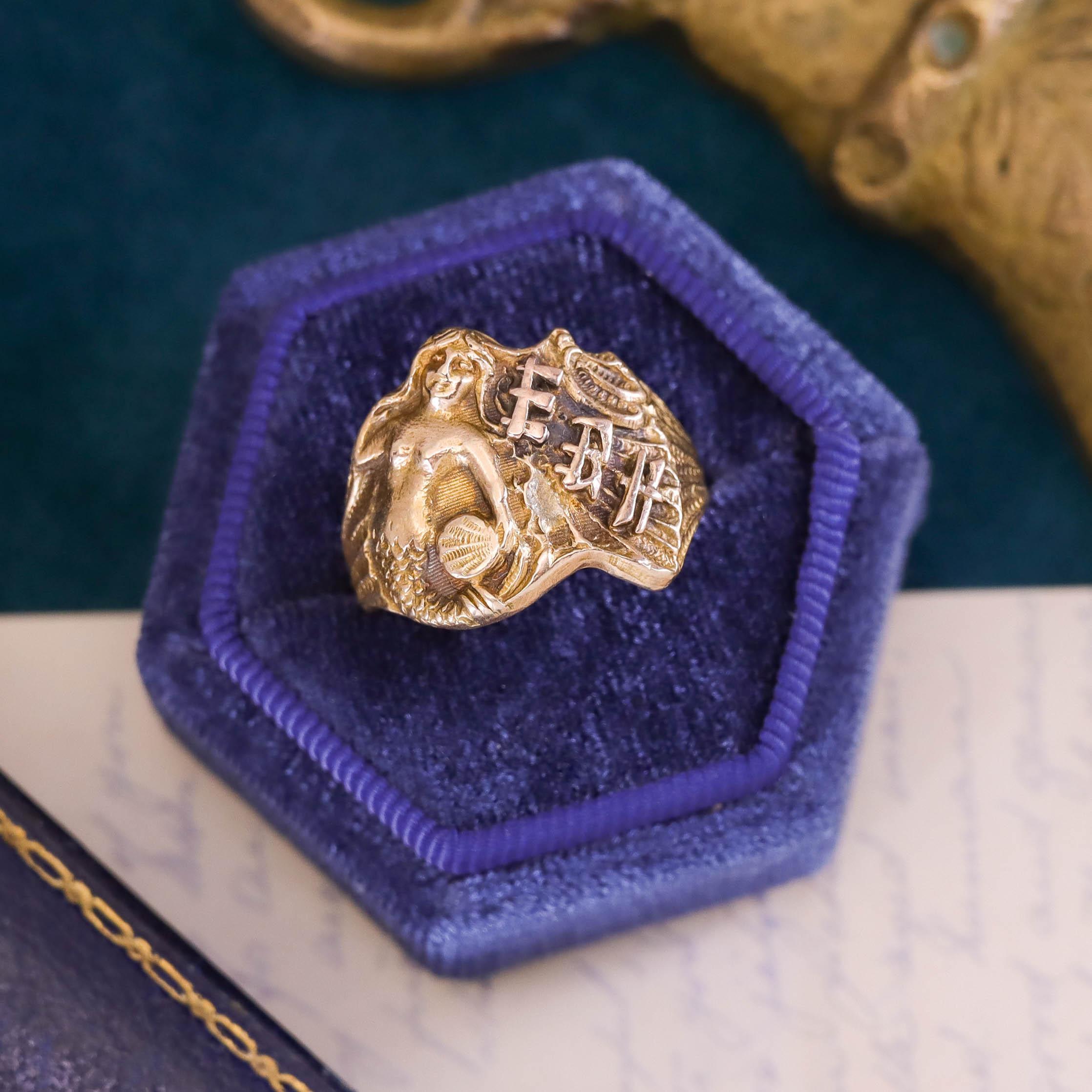 Antique Mermaid Ring of 14k Gold For Sale 2