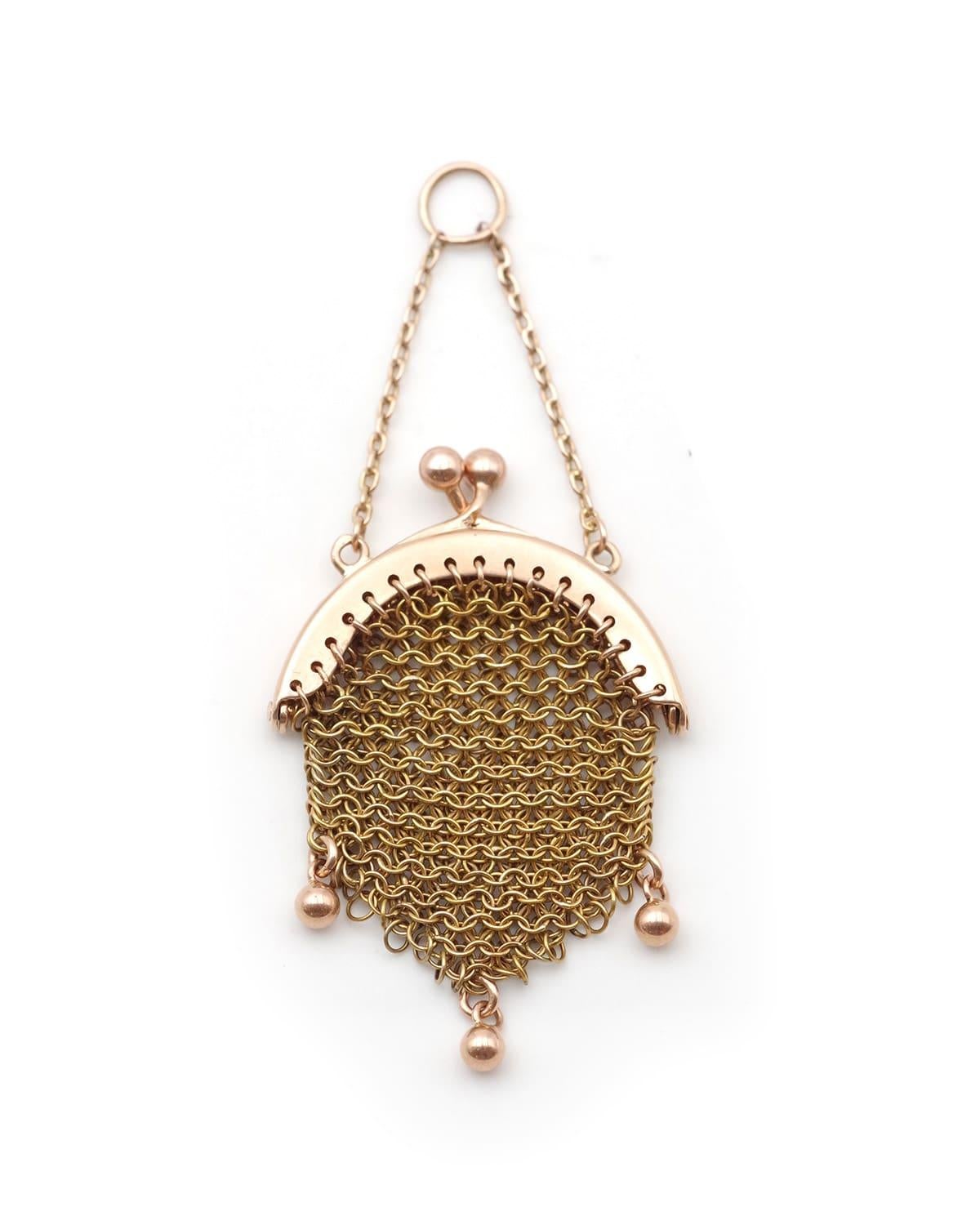 Late Victorian Antique mesh purse pendant in 18k gold, French antique doll purse for coins For Sale