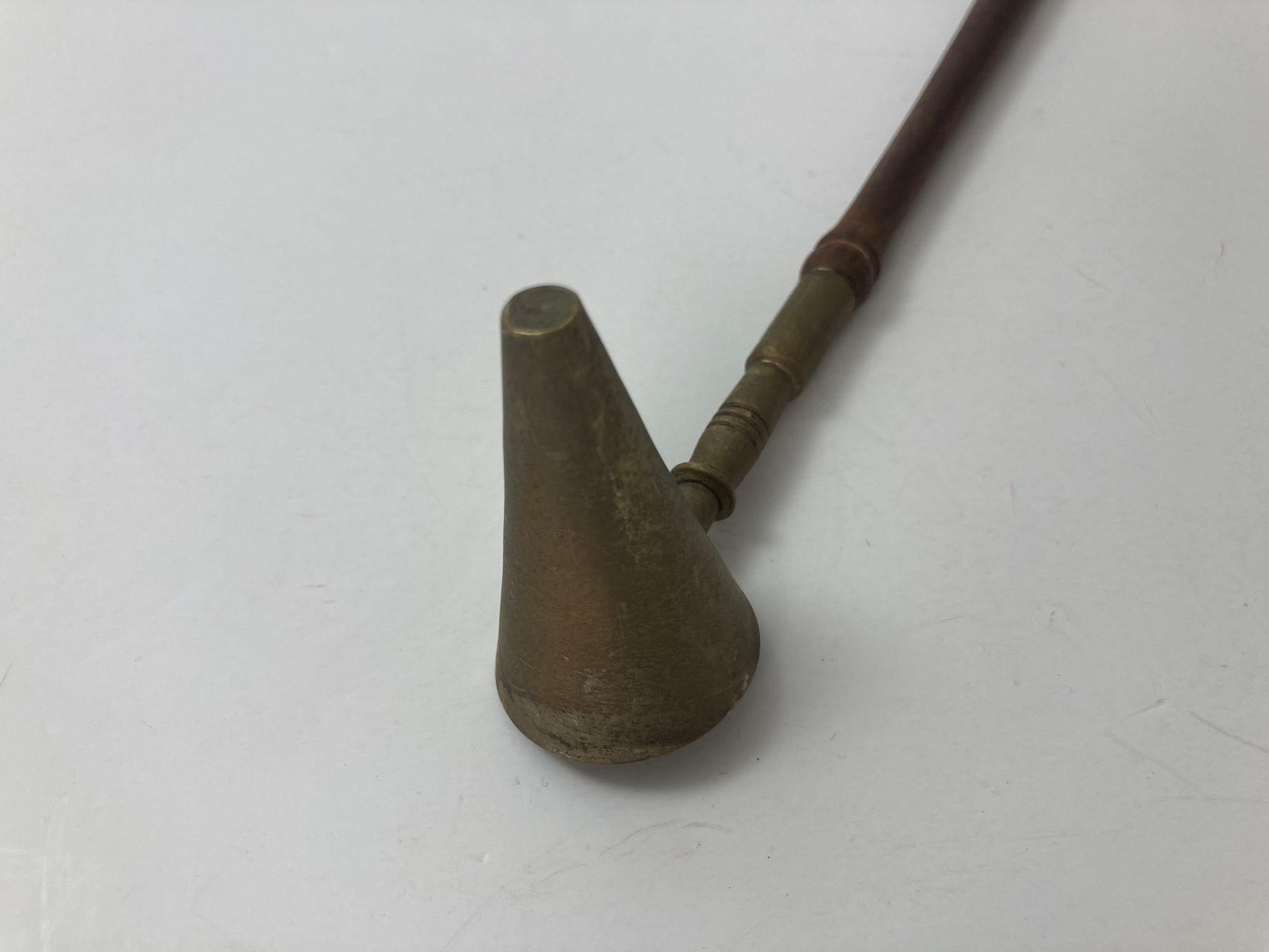 Antique Metal and Wooden Handle Candle Snuffer In Good Condition For Sale In North Hollywood, CA