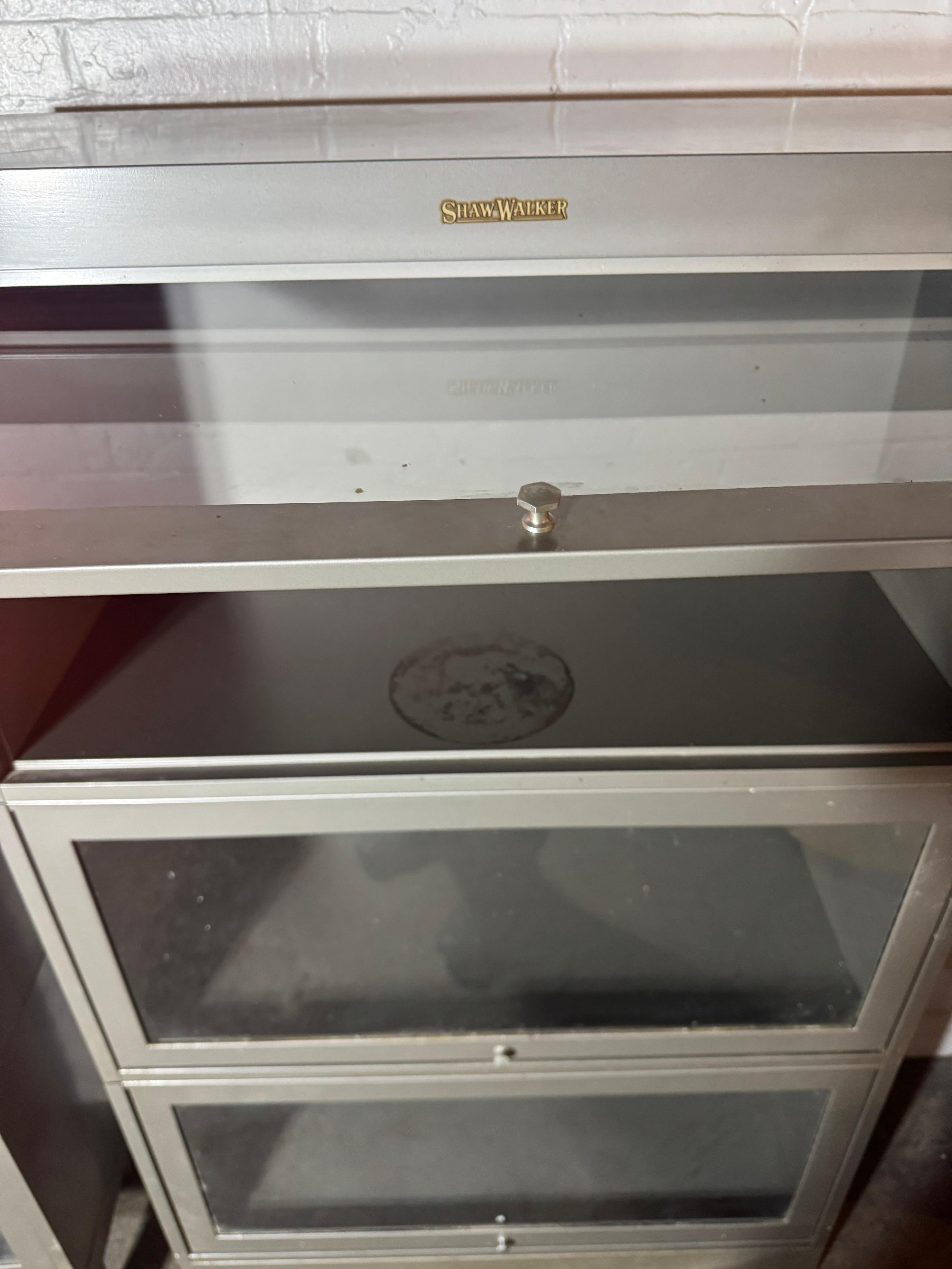 Librerías de metal antiguas de Shaw Walker,  Modernismo Industrial mediados del siglo XX