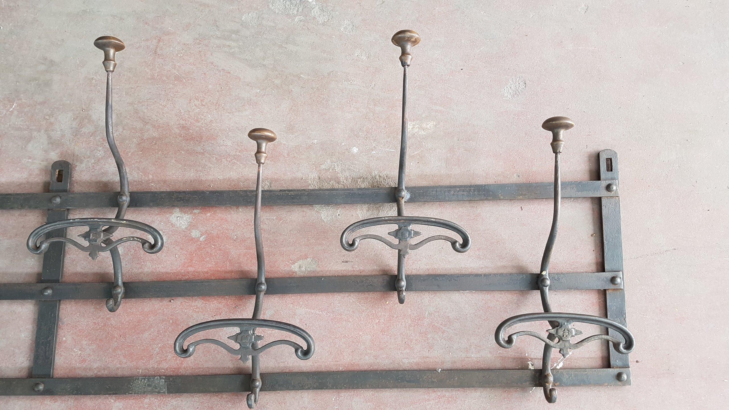 Late 19th Century Metal Coat Rack with 8 Hanger, Late 1800 In Good Condition For Sale In Milan, Italy