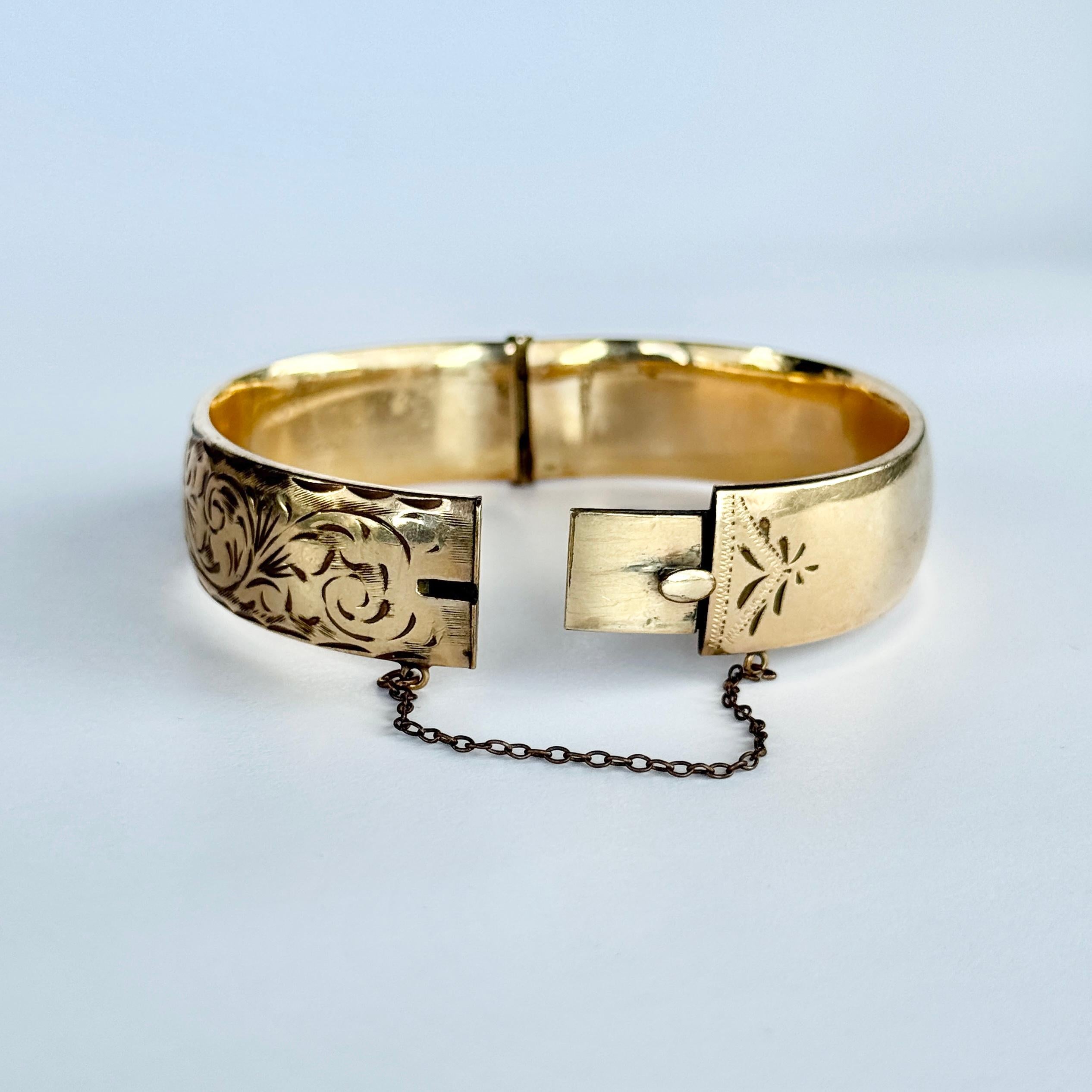 Antique Metal Core 1/5th 9 Carat Gold Coated Engraved Bangle In Good Condition For Sale In Chipping Campden, GB
