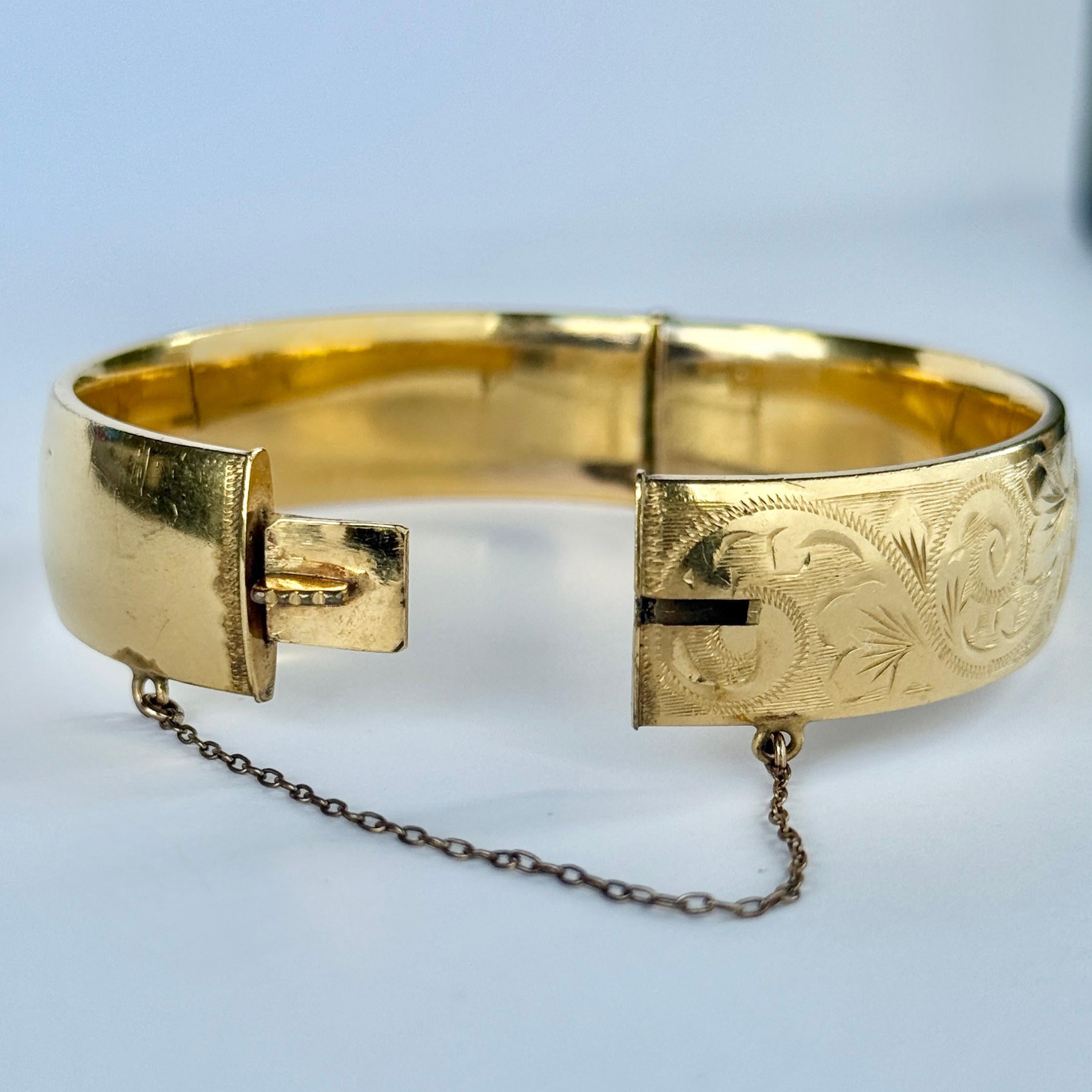 Antiker Metallkern 9 Karat Gold beschichtet Metallkern graviert Armreif im Zustand „Gut“ im Angebot in Chipping Campden, GB
