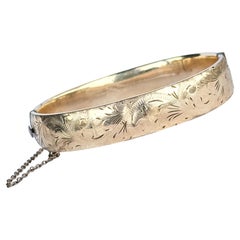 Brazalete grabado con núcleo de metal antiguo