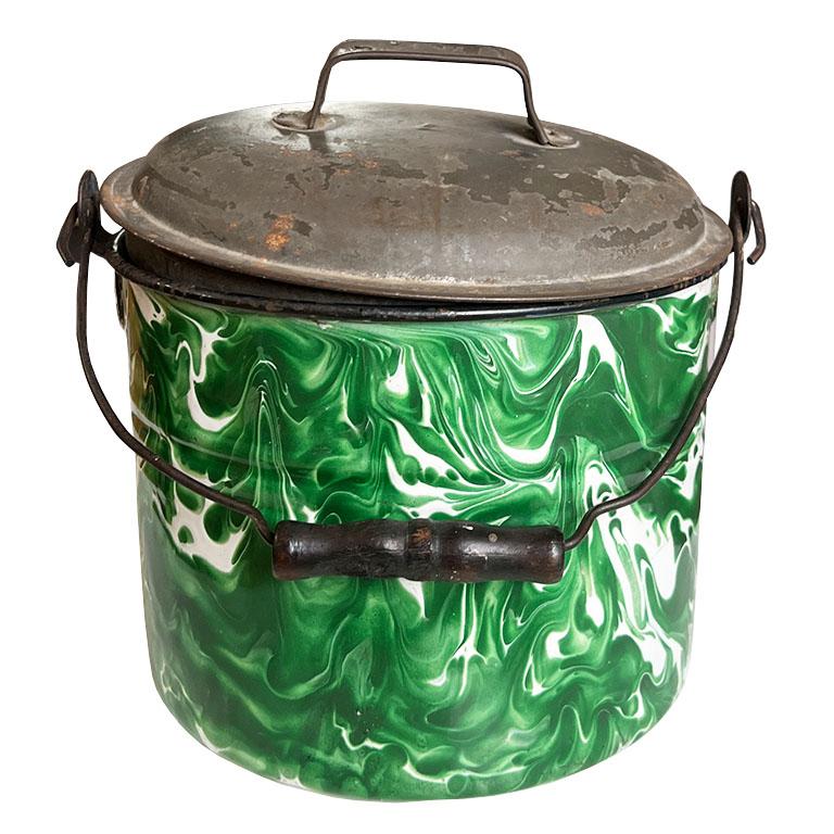 Antike Metall Granitware Eiskübel oder Kohle Miners Pail in wirbelndem Grün im Zustand „Gut“ im Angebot in Oklahoma City, OK