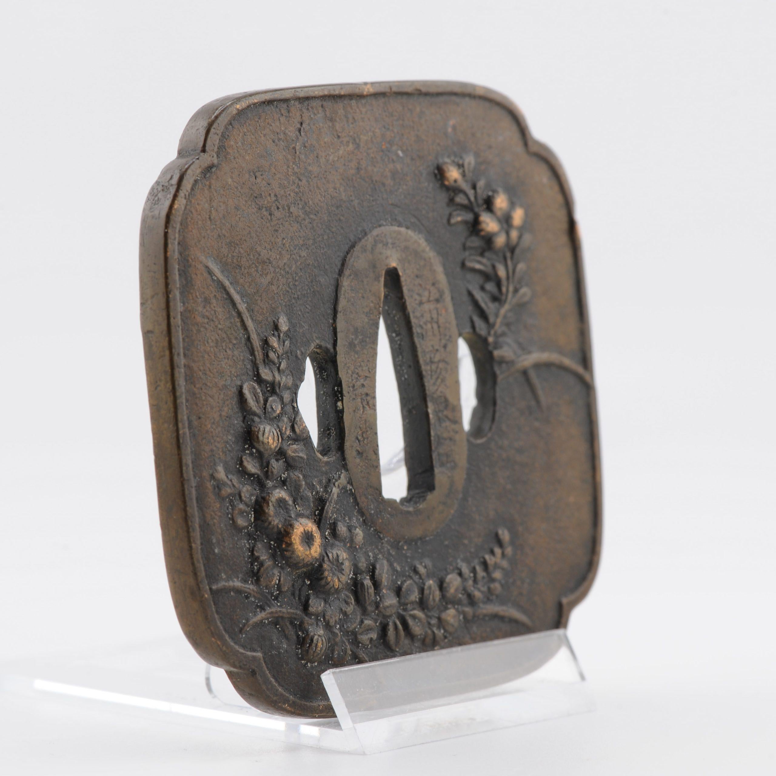 Antique Metal Japanese Tsuba Tosogu with Floral Flowers in Landscape In Excellent Condition For Sale In Amsterdam, Noord Holland
