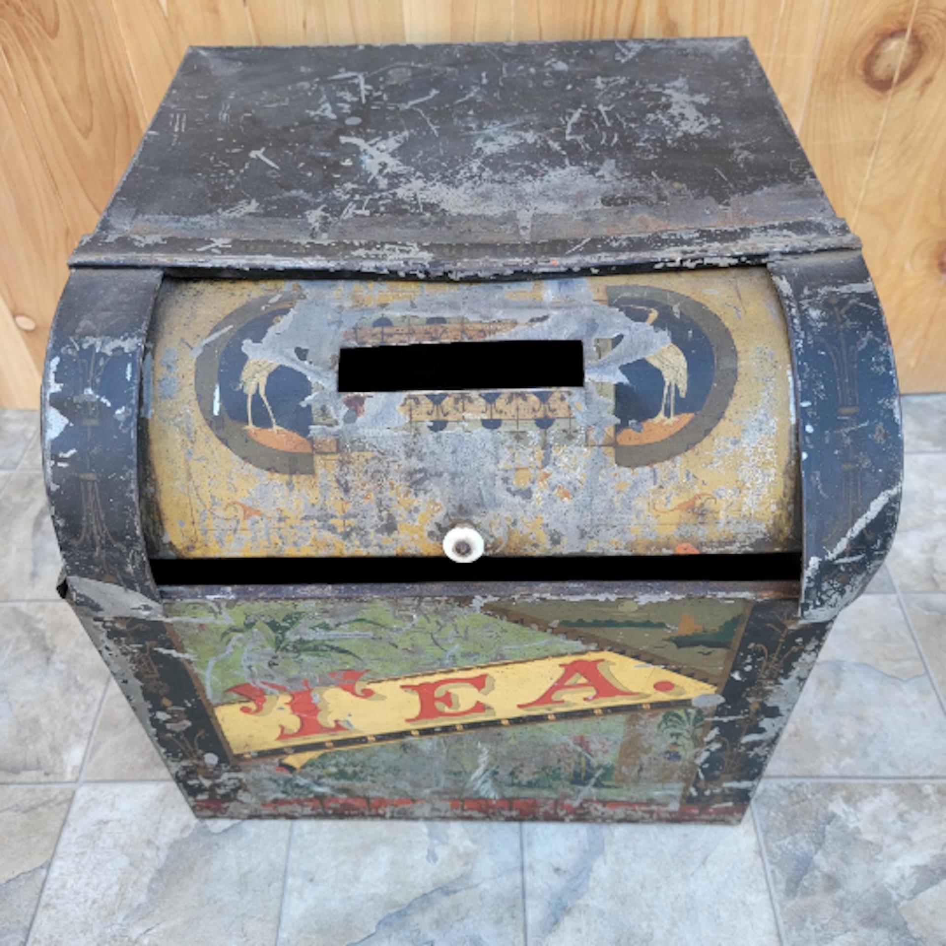 Antique Metal Large Tea Tin for General and County Stores For Sale 2