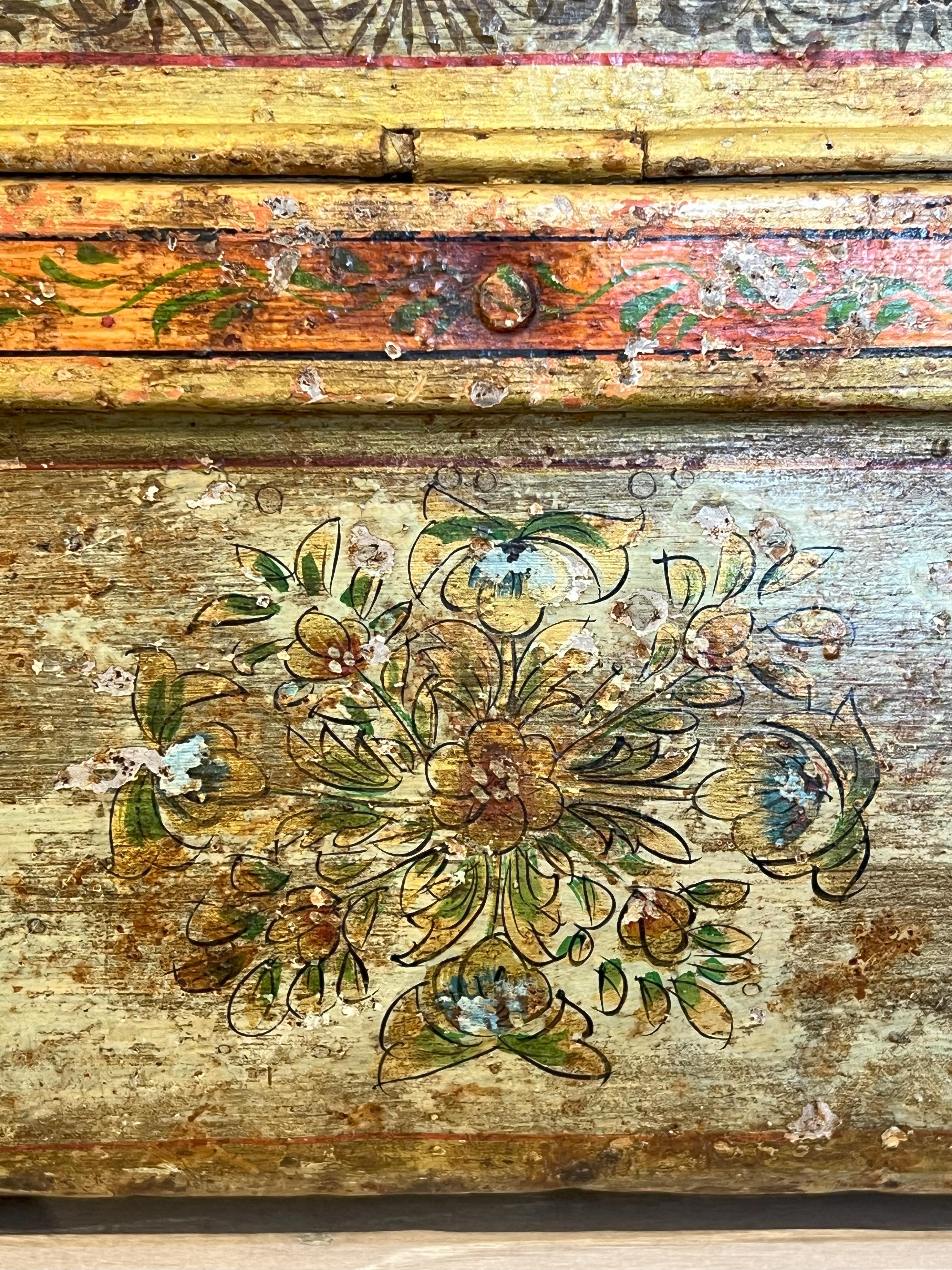 Antique Metal painted box  For Sale 5