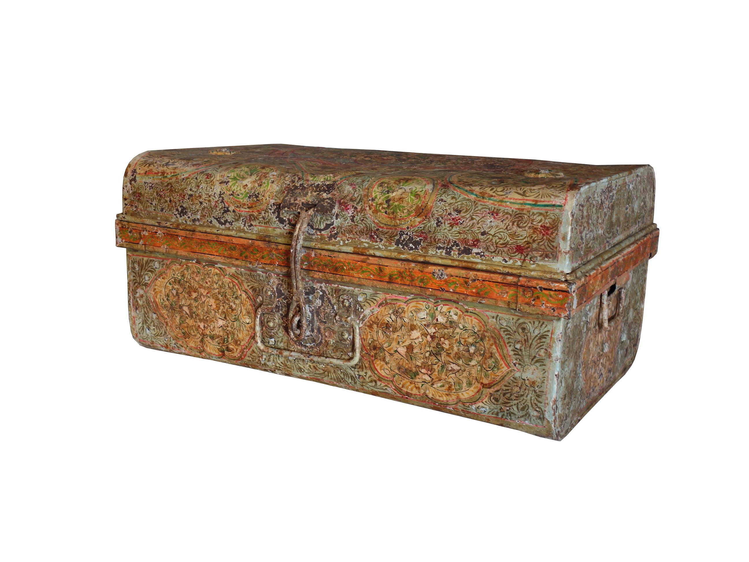 Antique Metal painted box  In Good Condition For Sale In Encinitas, CA