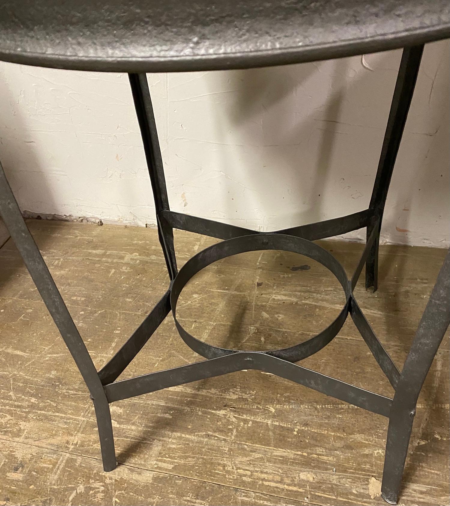 Round French patinated iron patio bistro indoor or outdoor garden table.
Use this table as an end table, side table, occasional table or center table.
Measures: 19 x 19 base.