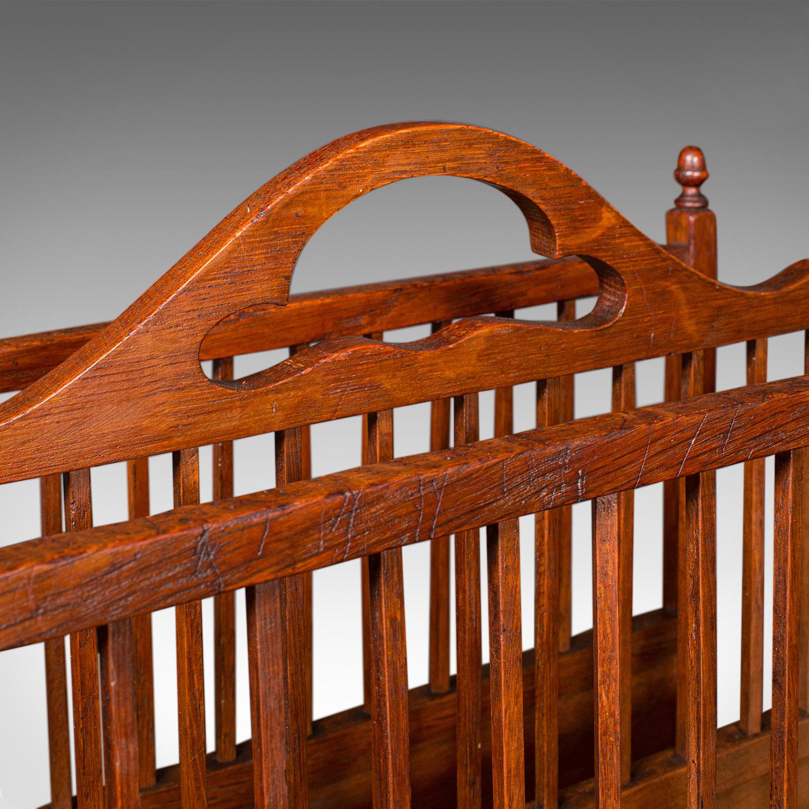 Antico supporto metamorfico Canterbury, inglese, Oak, portariviste, edoardiano in vendita 1