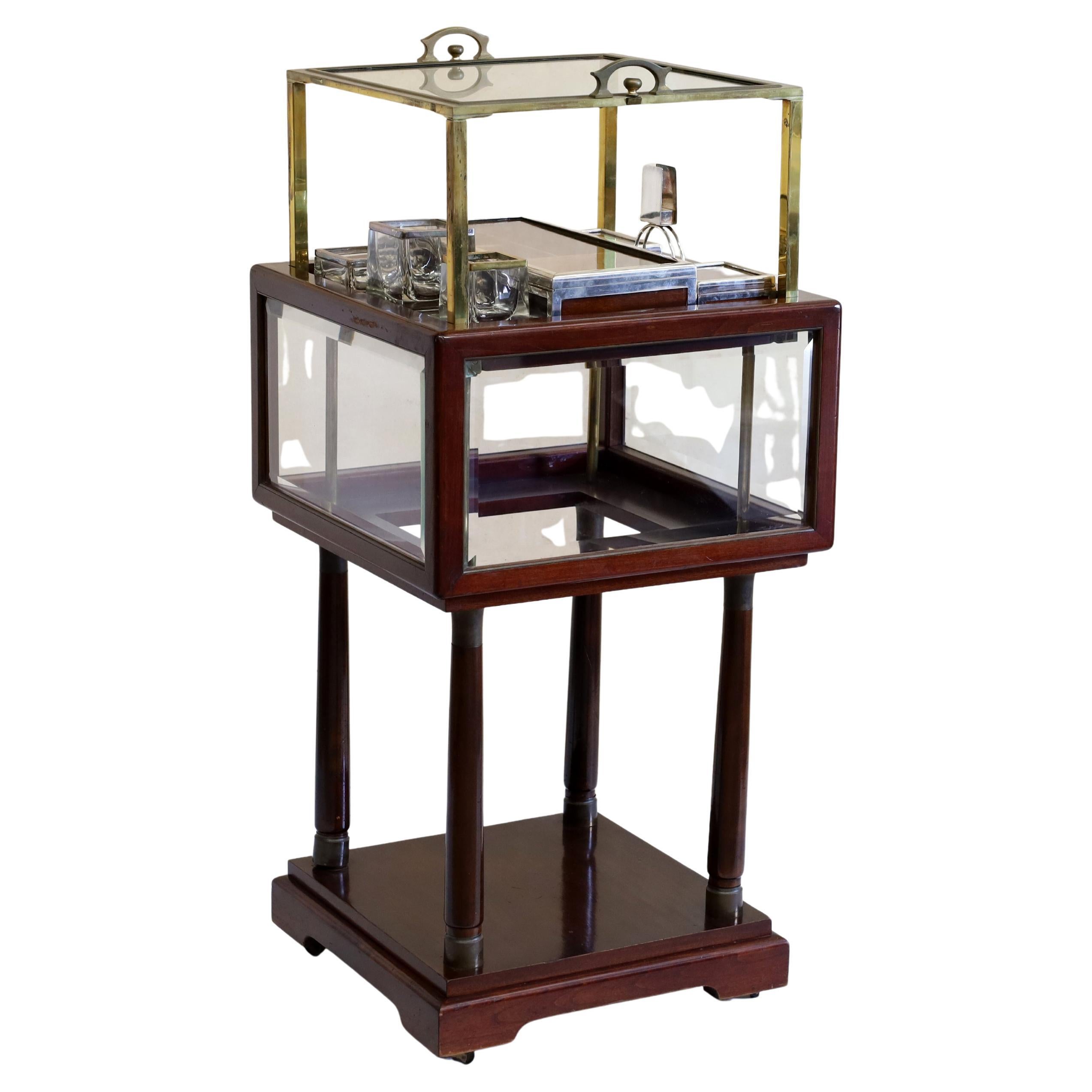 Table à cigares métamorphique ancienne en vente