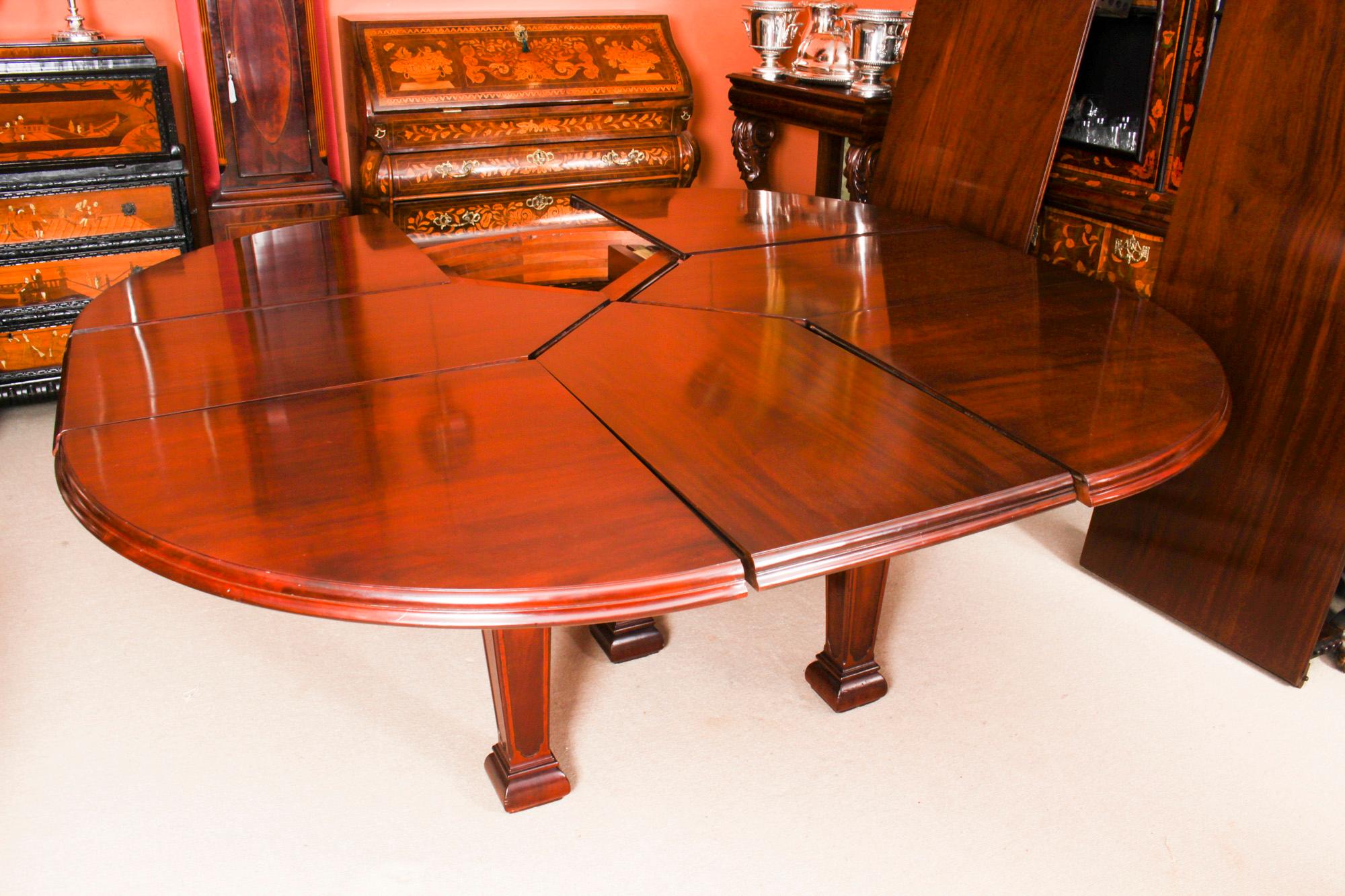 Antique Metamorphic Mahogany Jupe Dining Table & 12 Chairs, 19th C 7