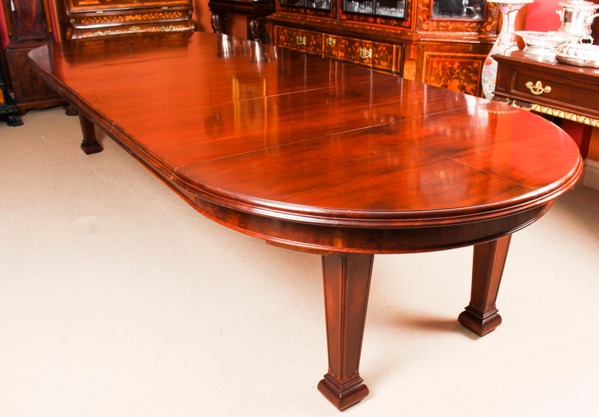 Late 19th Century Antique Metamorphic Mahogany Jupe Dining Table & 12 Chairs, 19th C