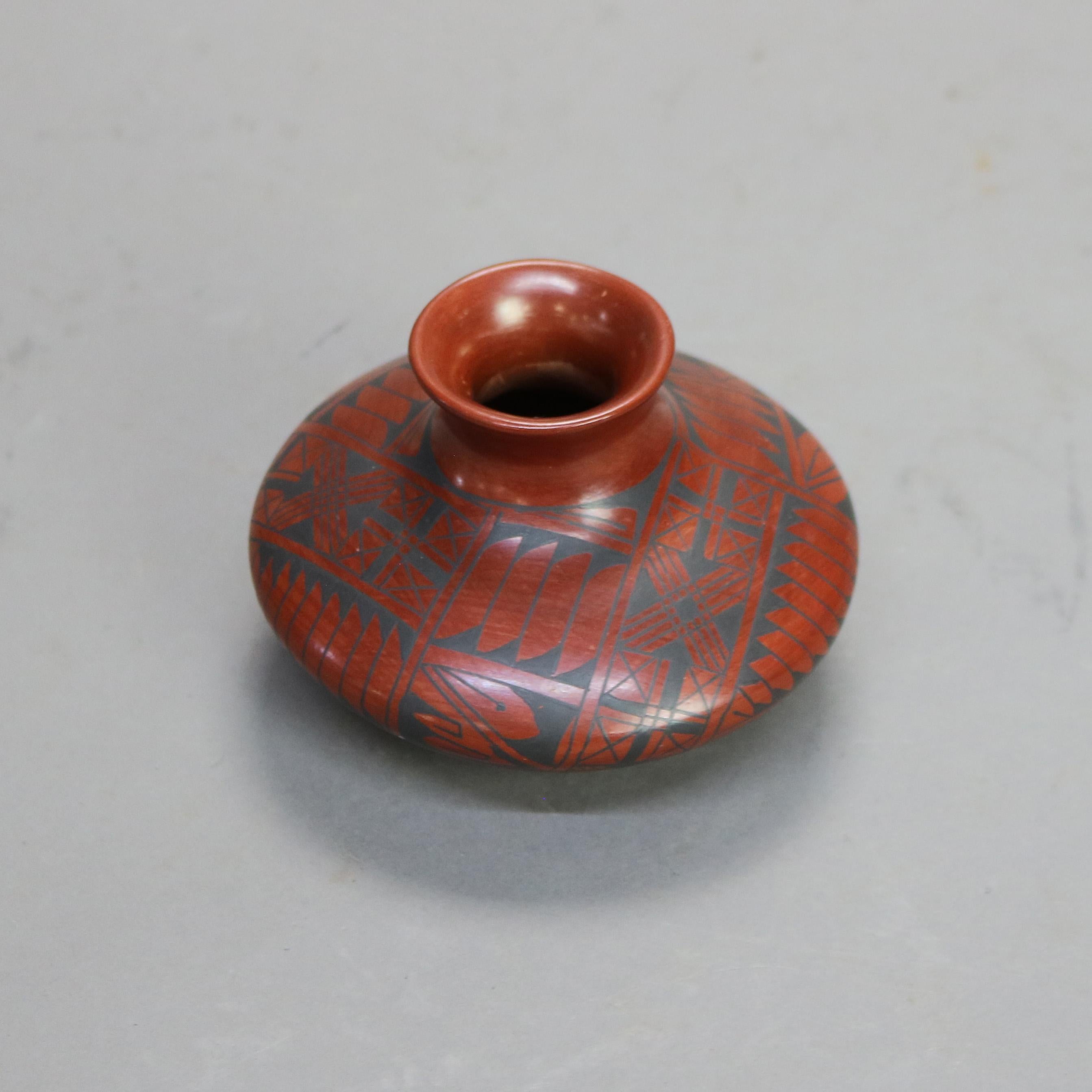 Antique Mexican Casa Grandes Pottery Vase C1920

Measures- 2.5