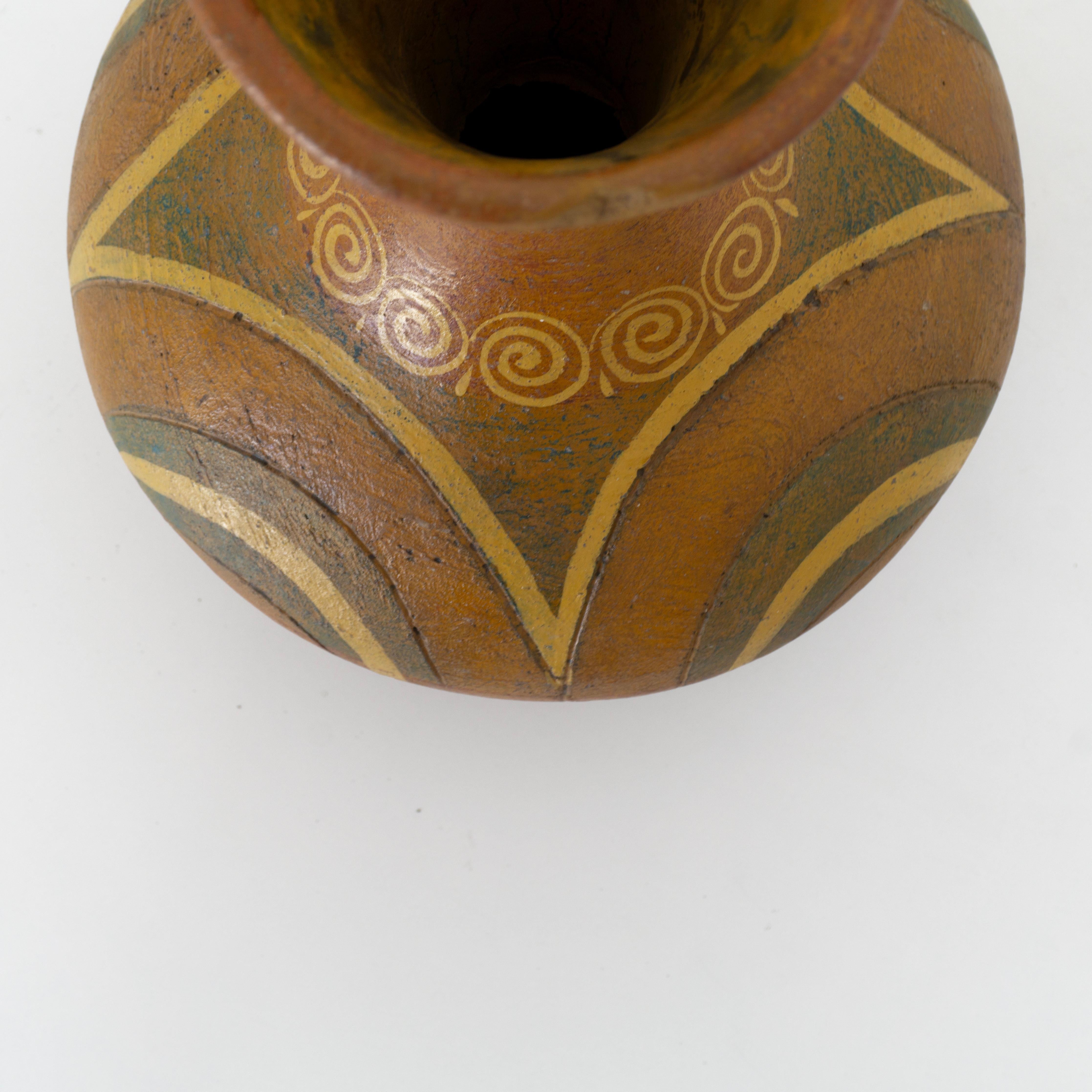 Antique Mexican Clay Vase. Álvaro. XX Century. Herencias Collection For Sale 3