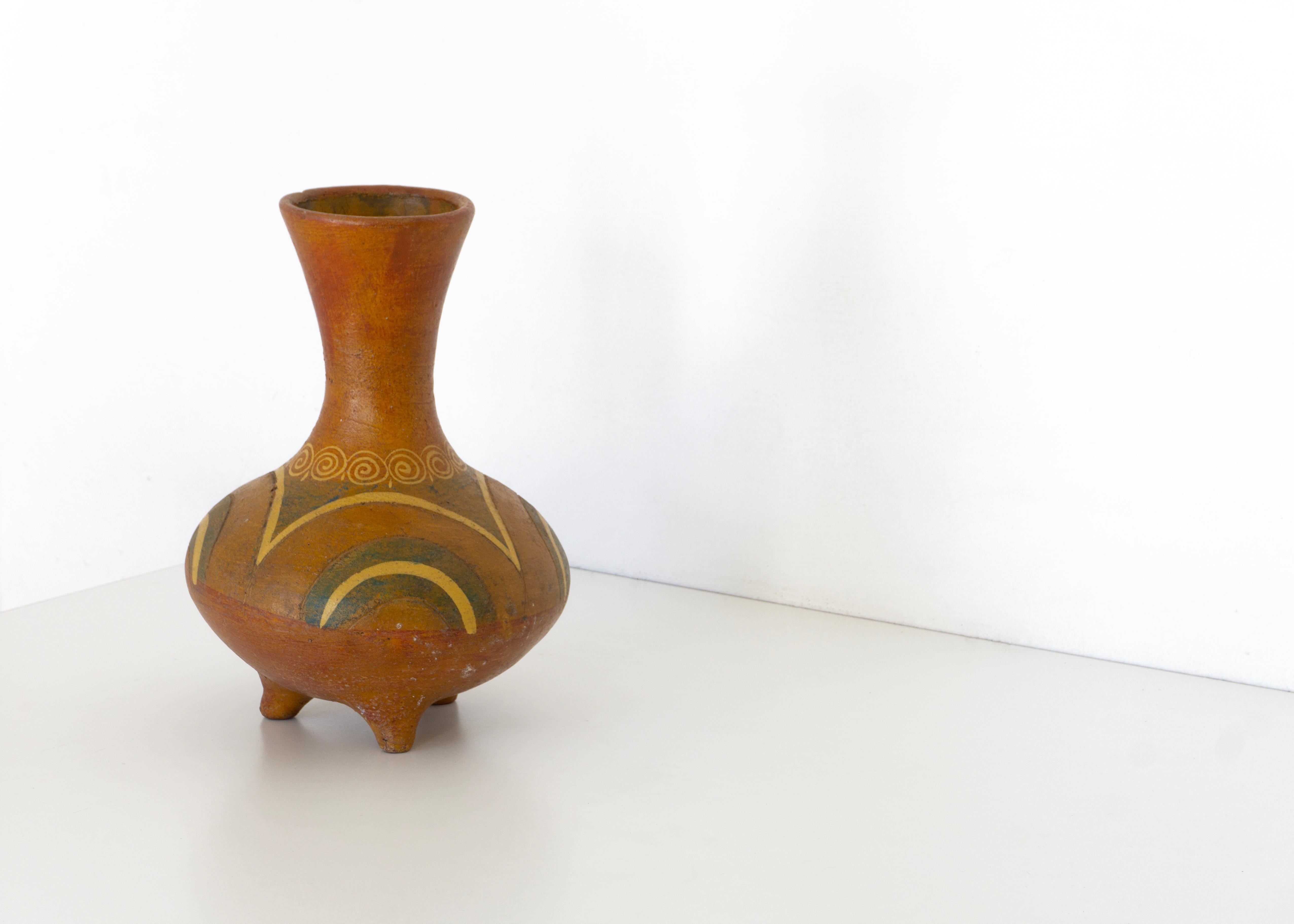 Antique Mexican Clay Vase. Álvaro. XX Century. Herencias Collection In Good Condition For Sale In Guadalajara, MX