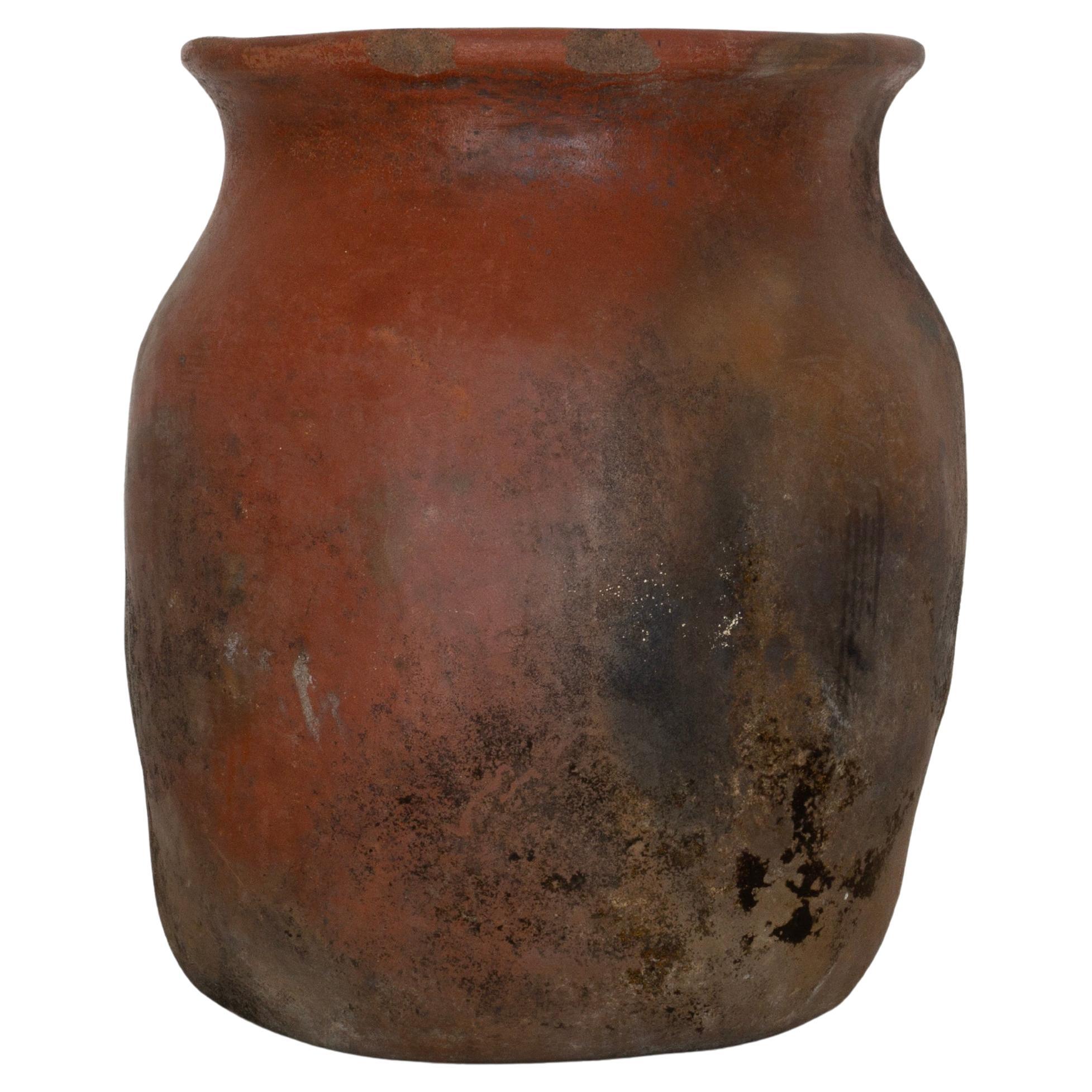 Ancien récipient à eau en terre cuite mexicaine. Daniel. XXème siècle. The Collective.