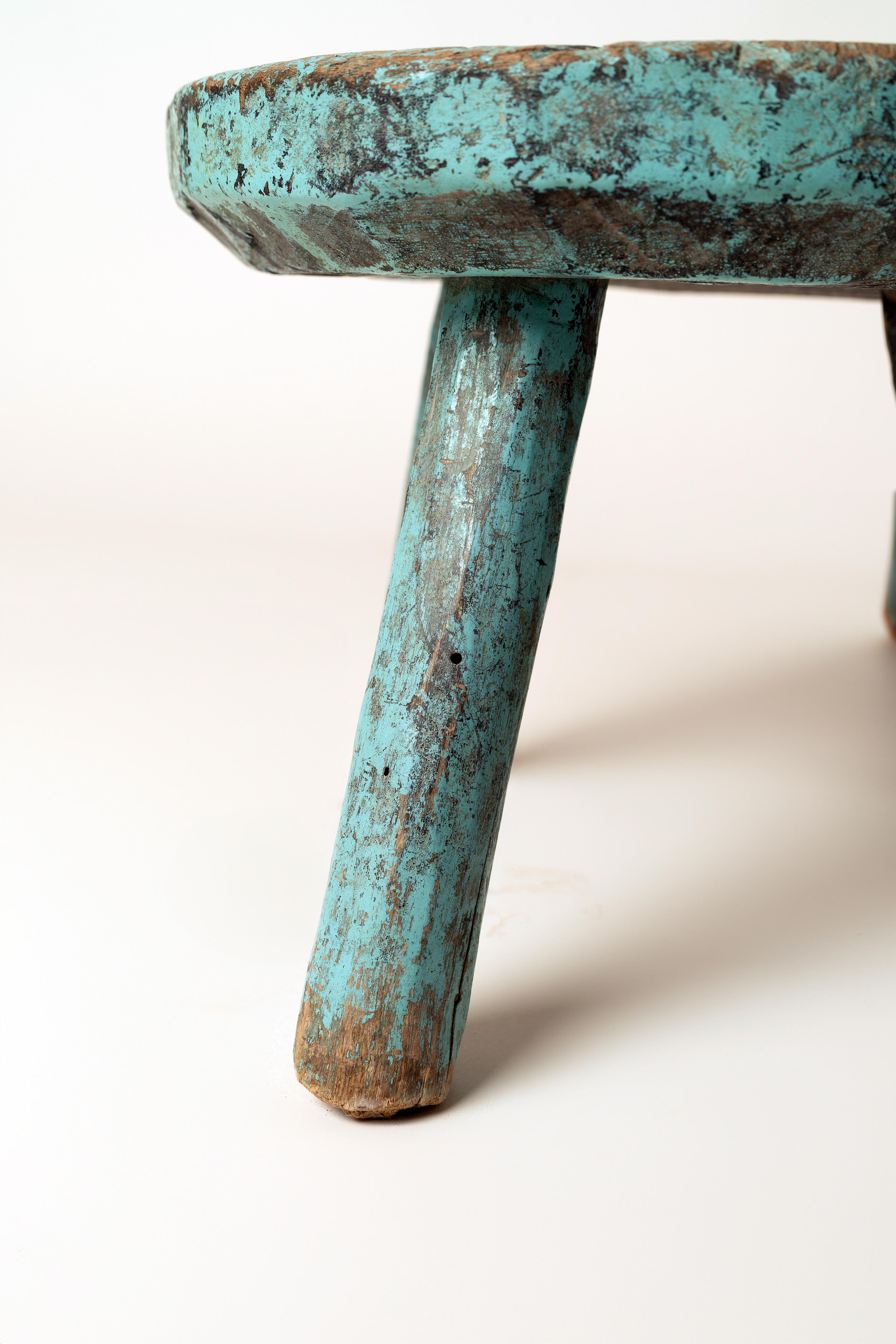 Ancien tabouret de ferme mexicain en bois de mesquite pour la traite des vaches État moyen - En vente à Guadalajra, Jal