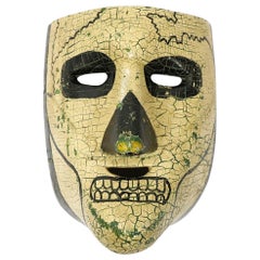 Antica maschera messicana con teschio