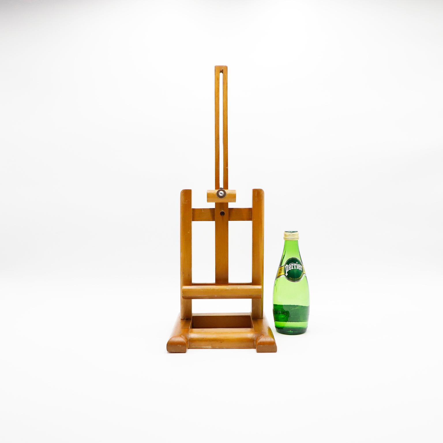 Antique Mexican Small Wood Artist Easel In Good Condition For Sale In Mexico City, CDMX