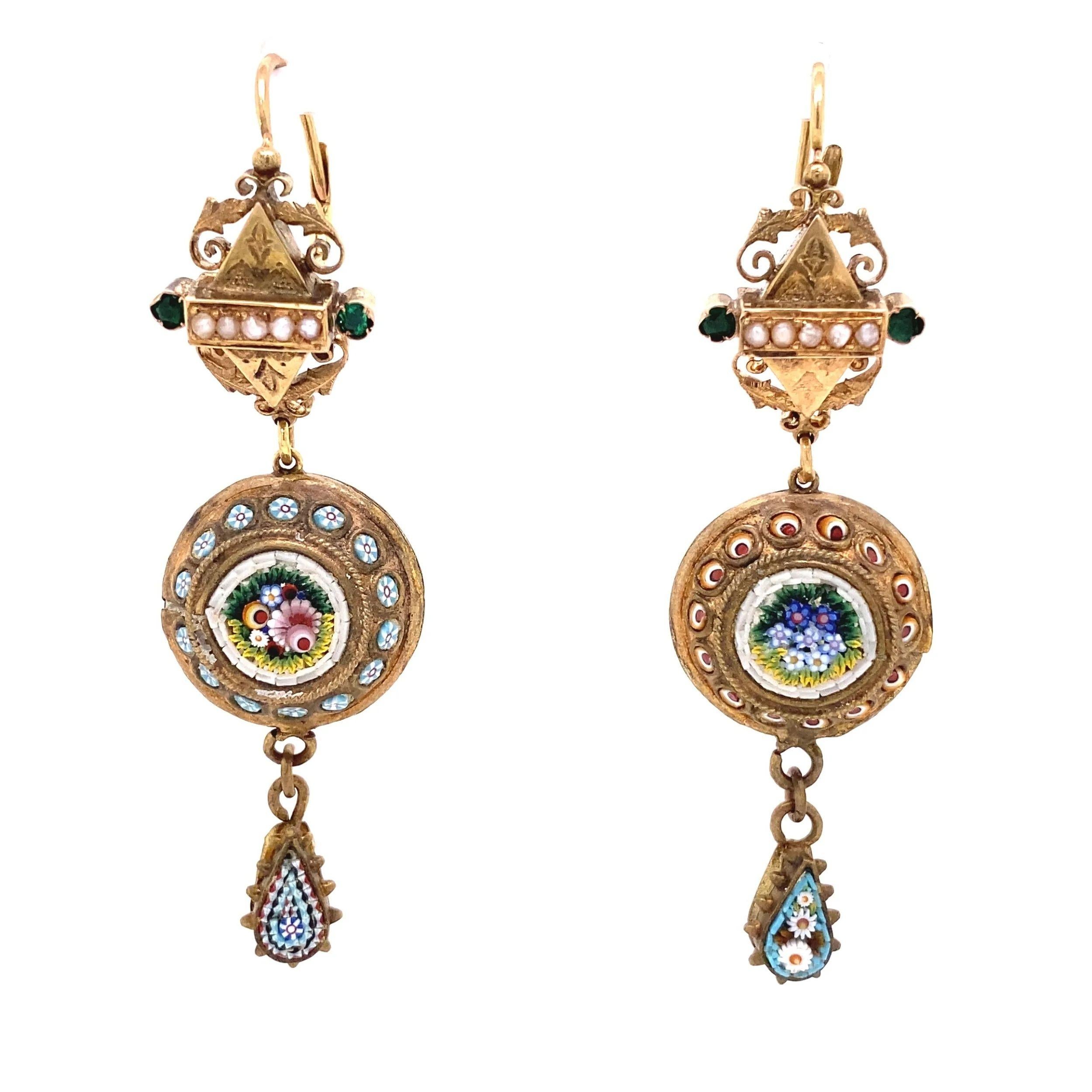 Taglio rotondo Orecchini pendenti in oro con micro mosaico e perle di seme Estate Jewelry in vendita